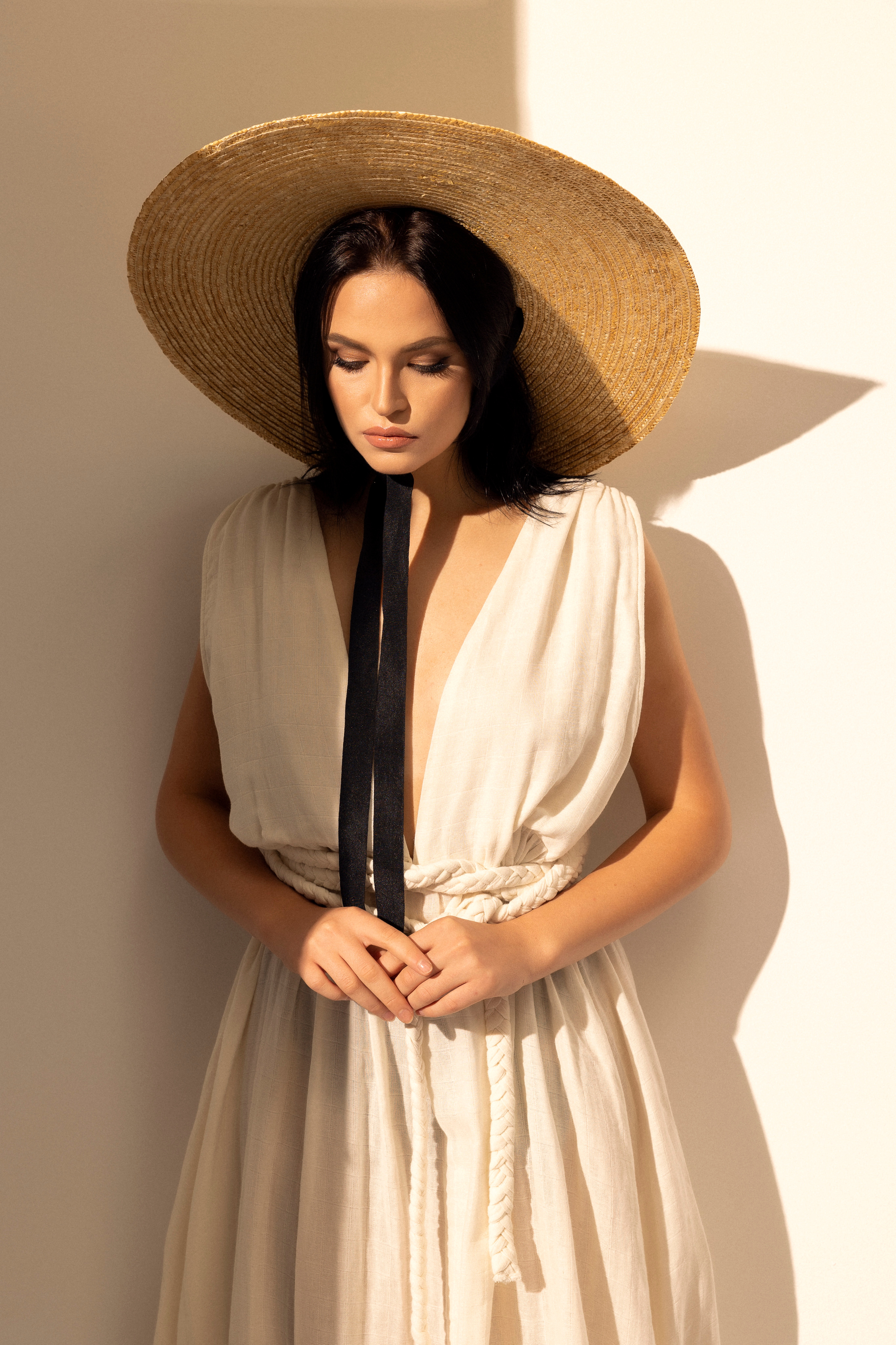 STUDIO EXPERIENCE. Female Photographer in Dubai