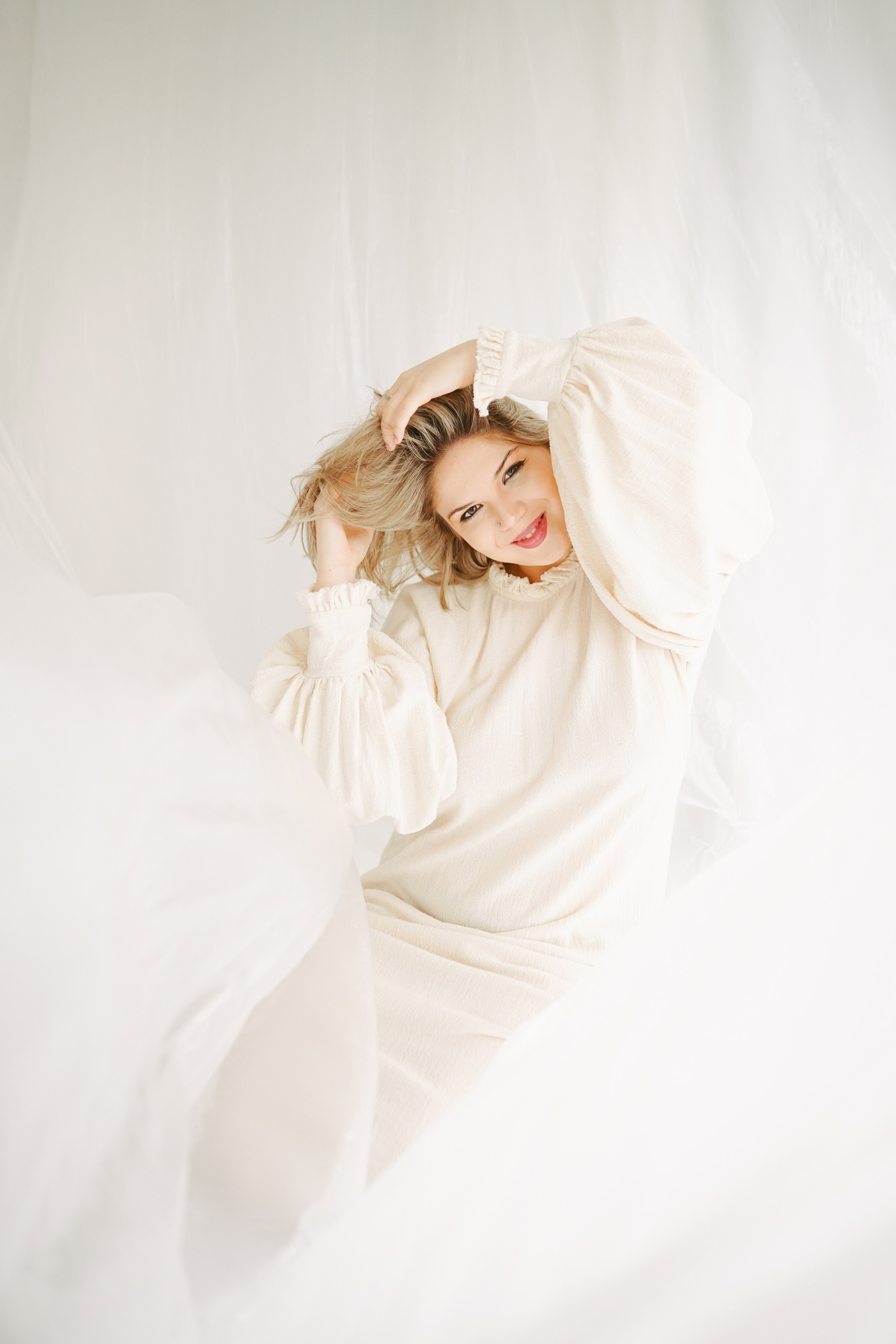 Fotografie de Portret Brașov | Artist Mădălina Beda. Madalina Beda- Artist vizual, fotograf, doula la nastere, consultant babywearing Brasov si in toata tara