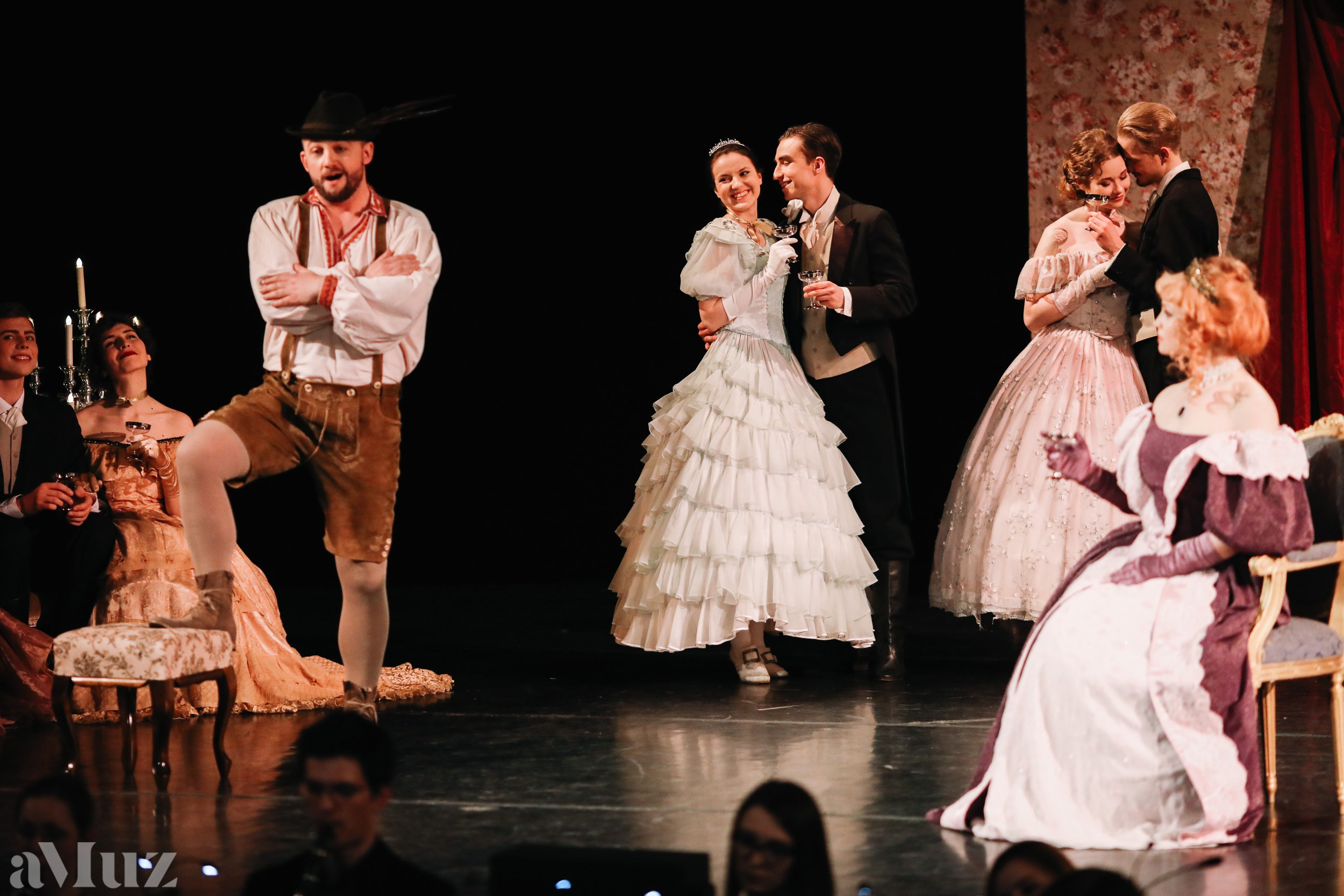 Opera Łąkowa. Fotograf Ślubny Warszawa - Sesje Biznesowe Rodzinne Eventy