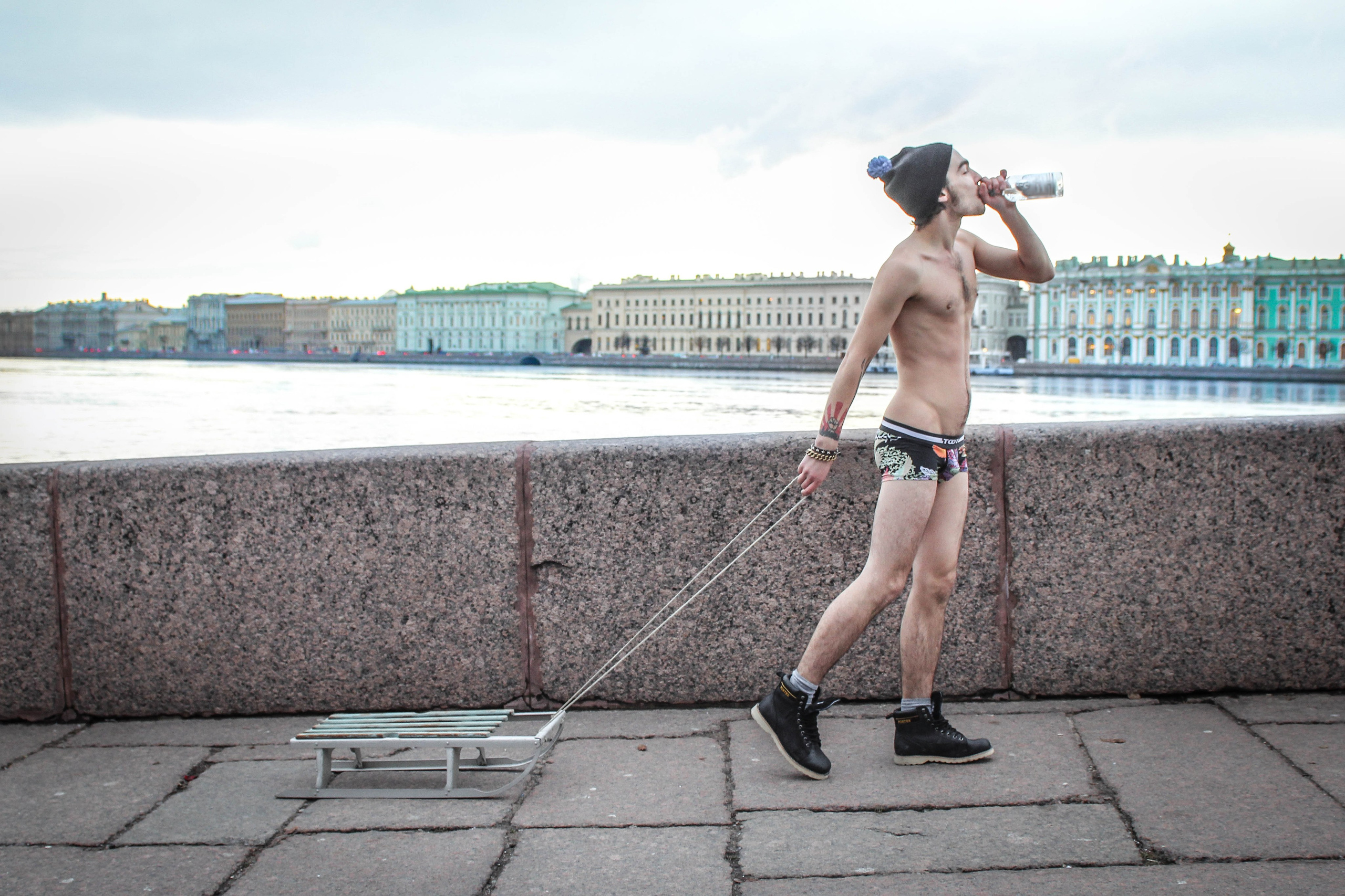 2013. Стрит-фотография, полная абсурда, идиотизма и красоты