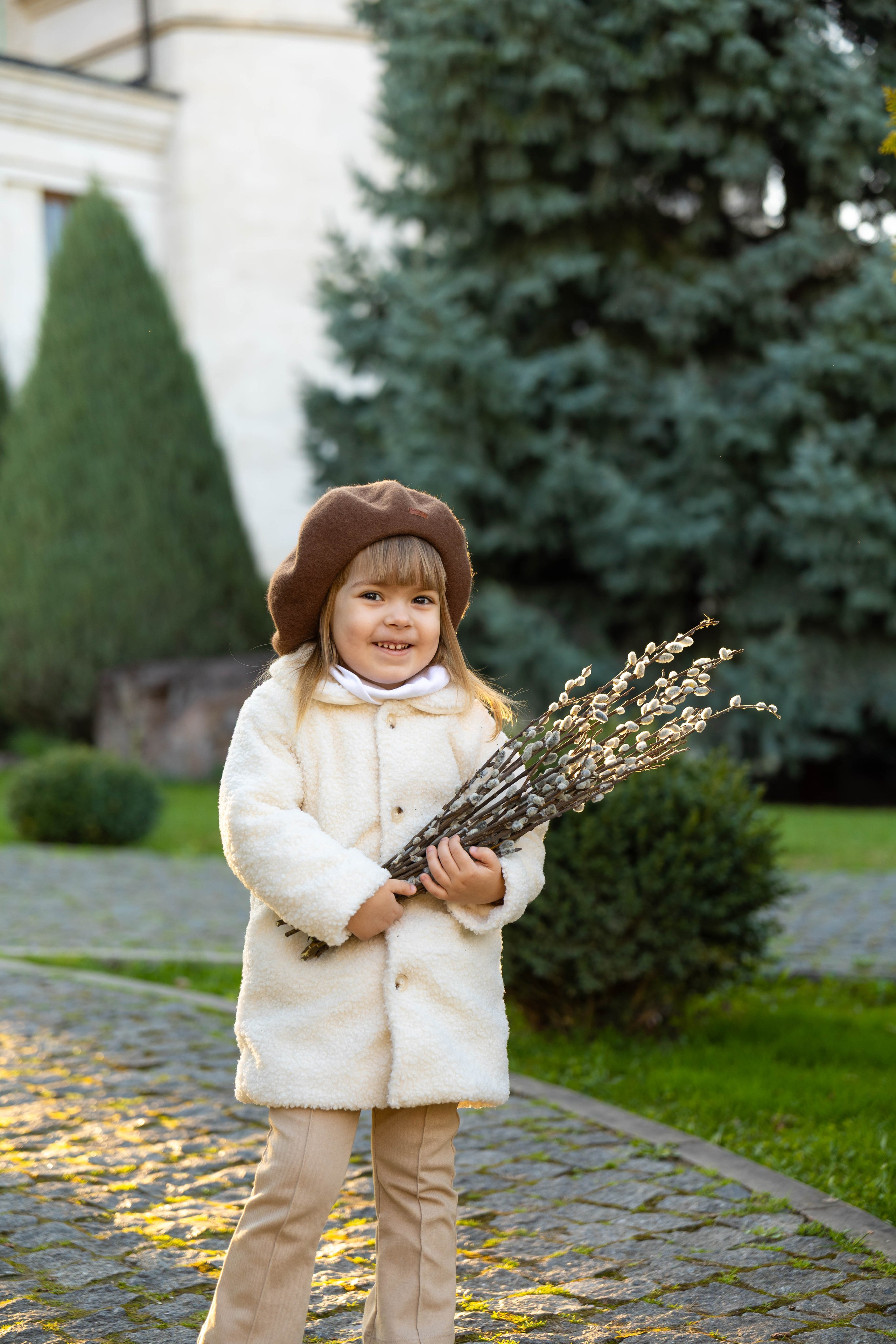 Фотосессия ребенка в вербное воскресенье. Семейный фотограф в Кишиневе, Молдова Врабий Ольга