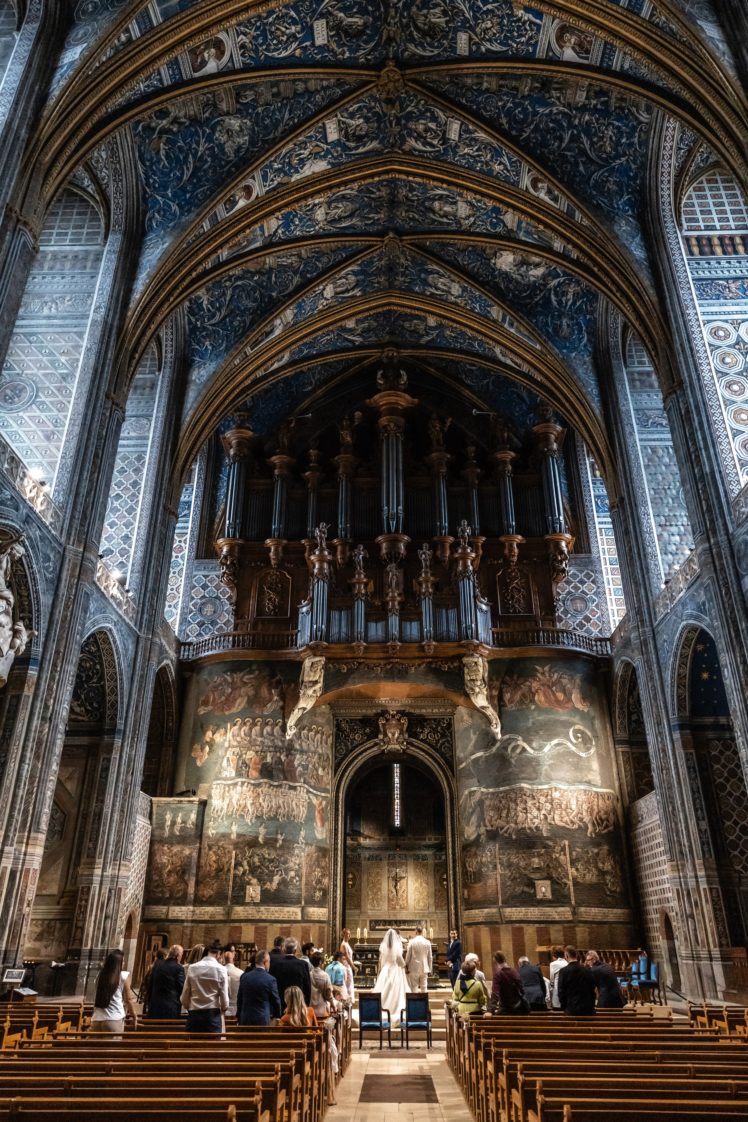 Свадебные фотосессии на юго-западе Франции, запечатленные через свет, эмоции и подлинные моменты. Евгения Смирнова — фотограф в Тулузе и юго-западной Франции