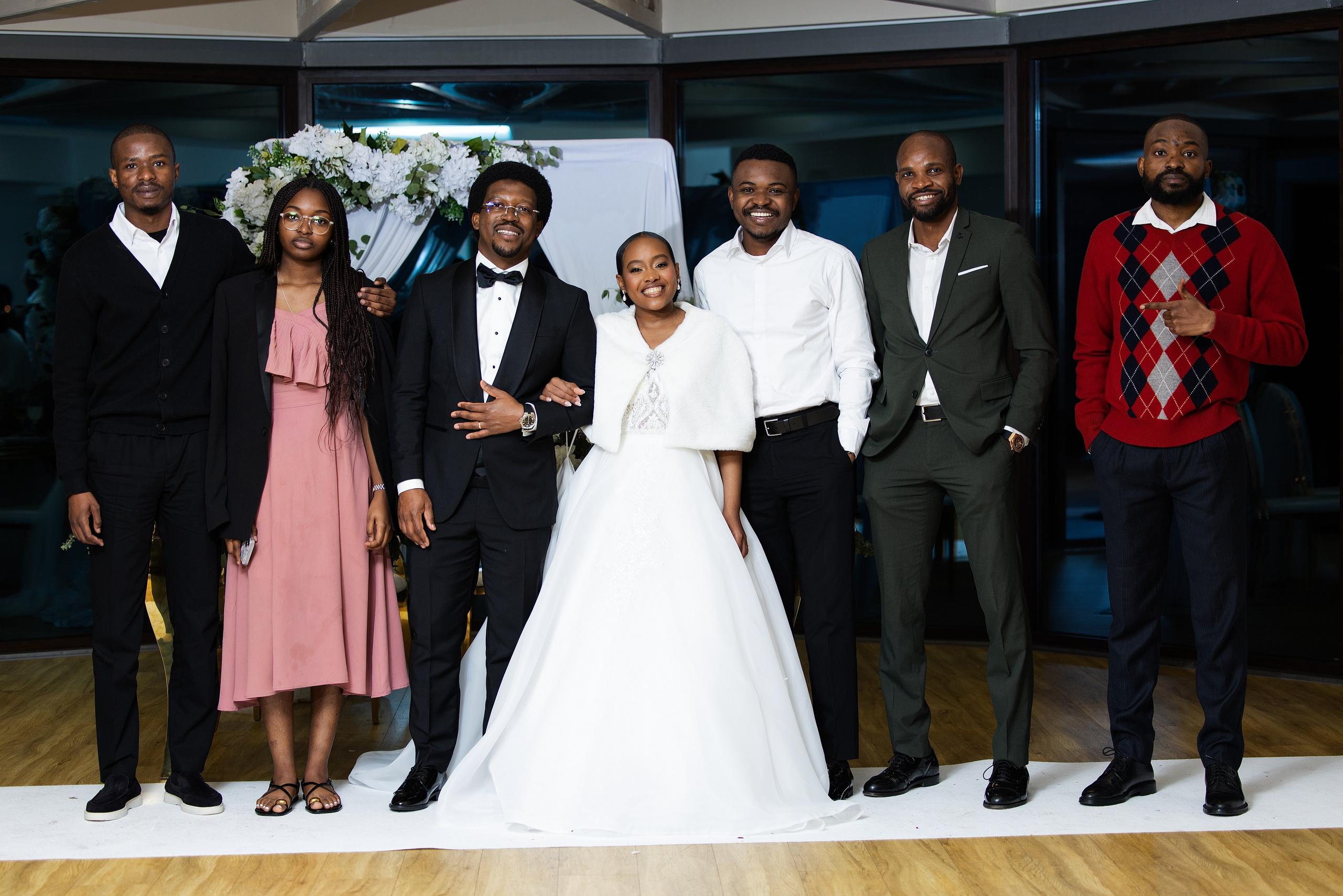 Nawik e Ethson. Fazemos o seu casamento ser lembrado por gerações