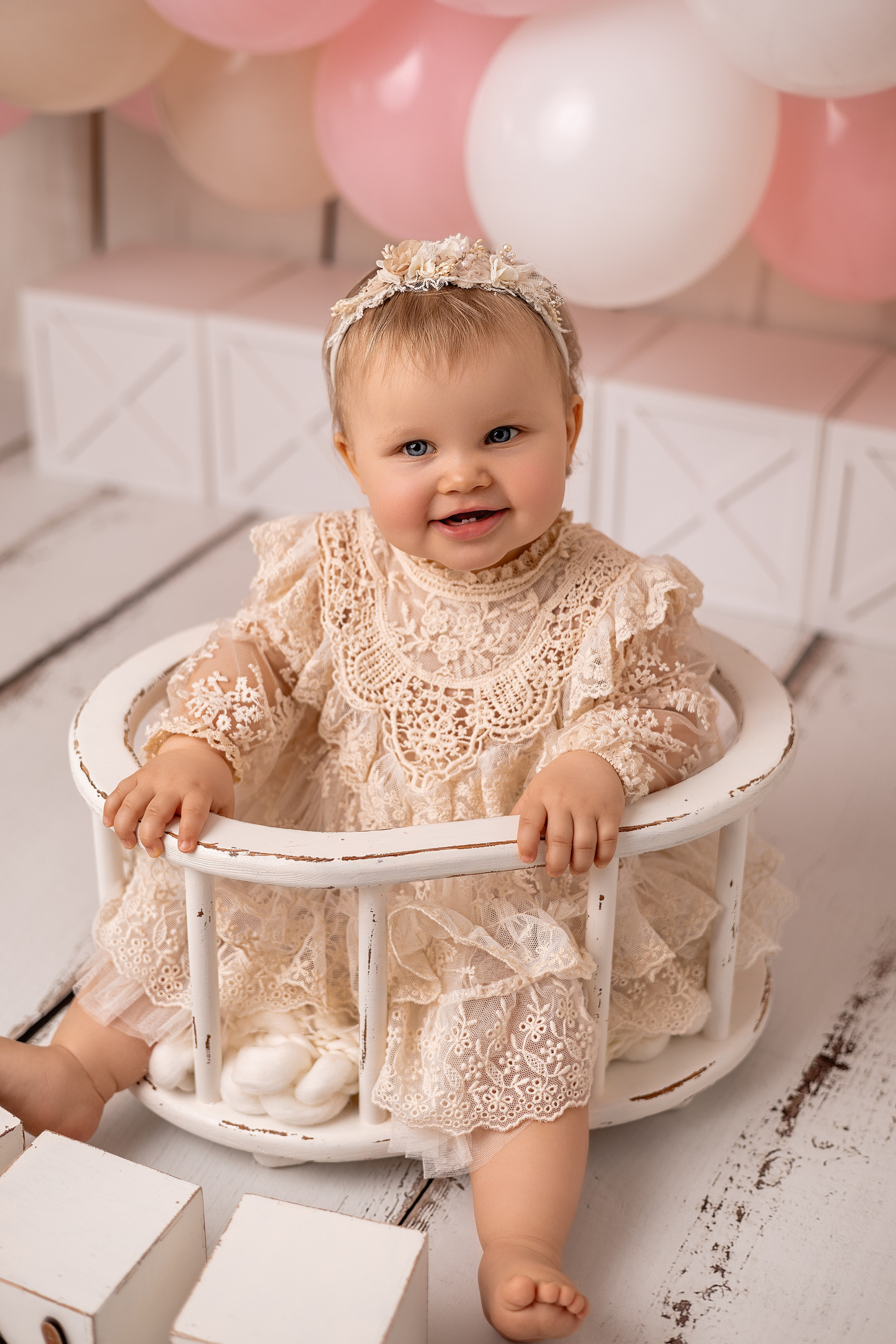 Erste Geburtstag „Cake Smash“. Neugeborene- Schwangerschaft- und Kinder Fotografin in Lehre