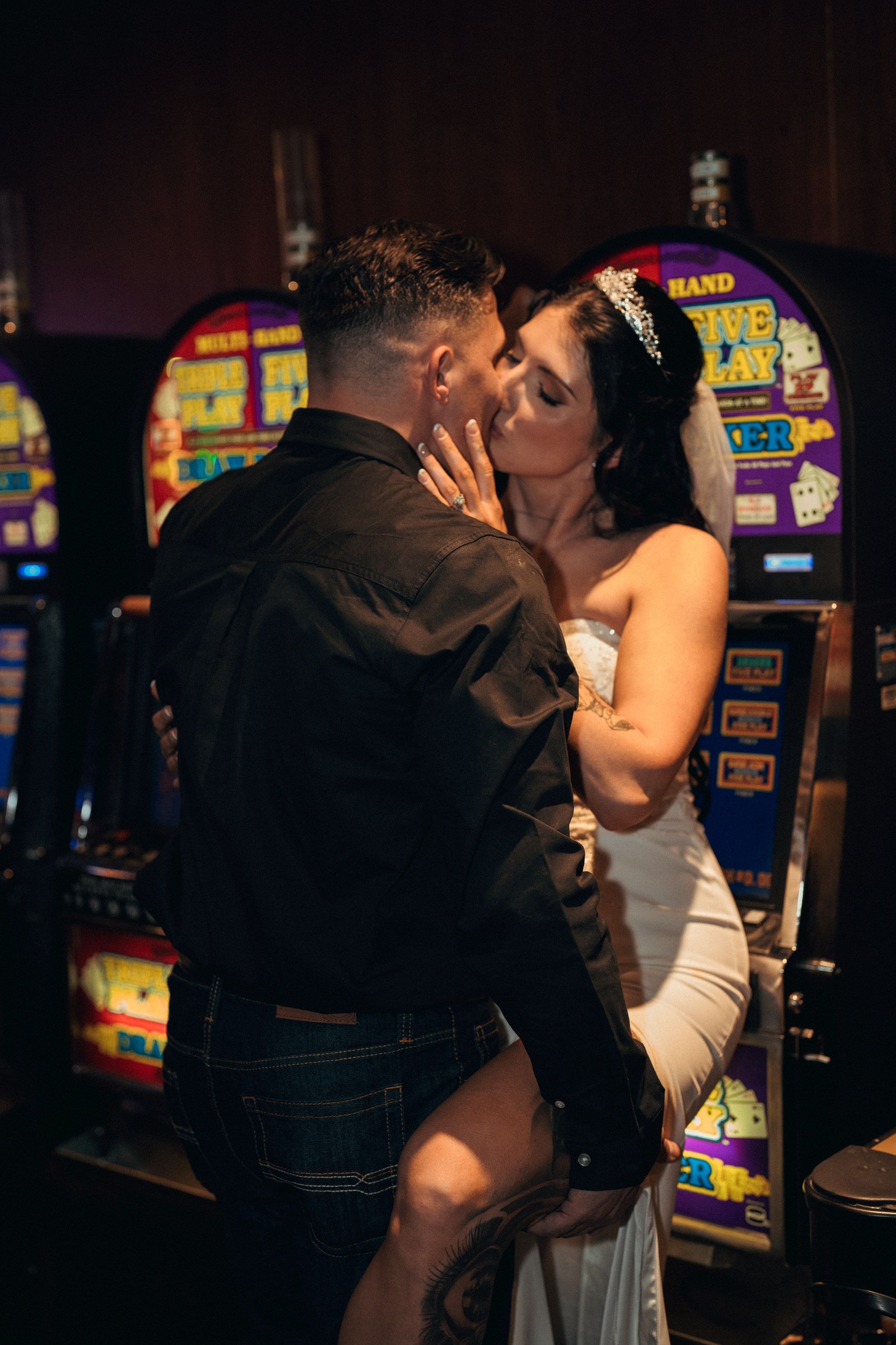 Krystina&Raymond. Wedding & elopement photographer Viktoriya Kravtsov. Las Vegas