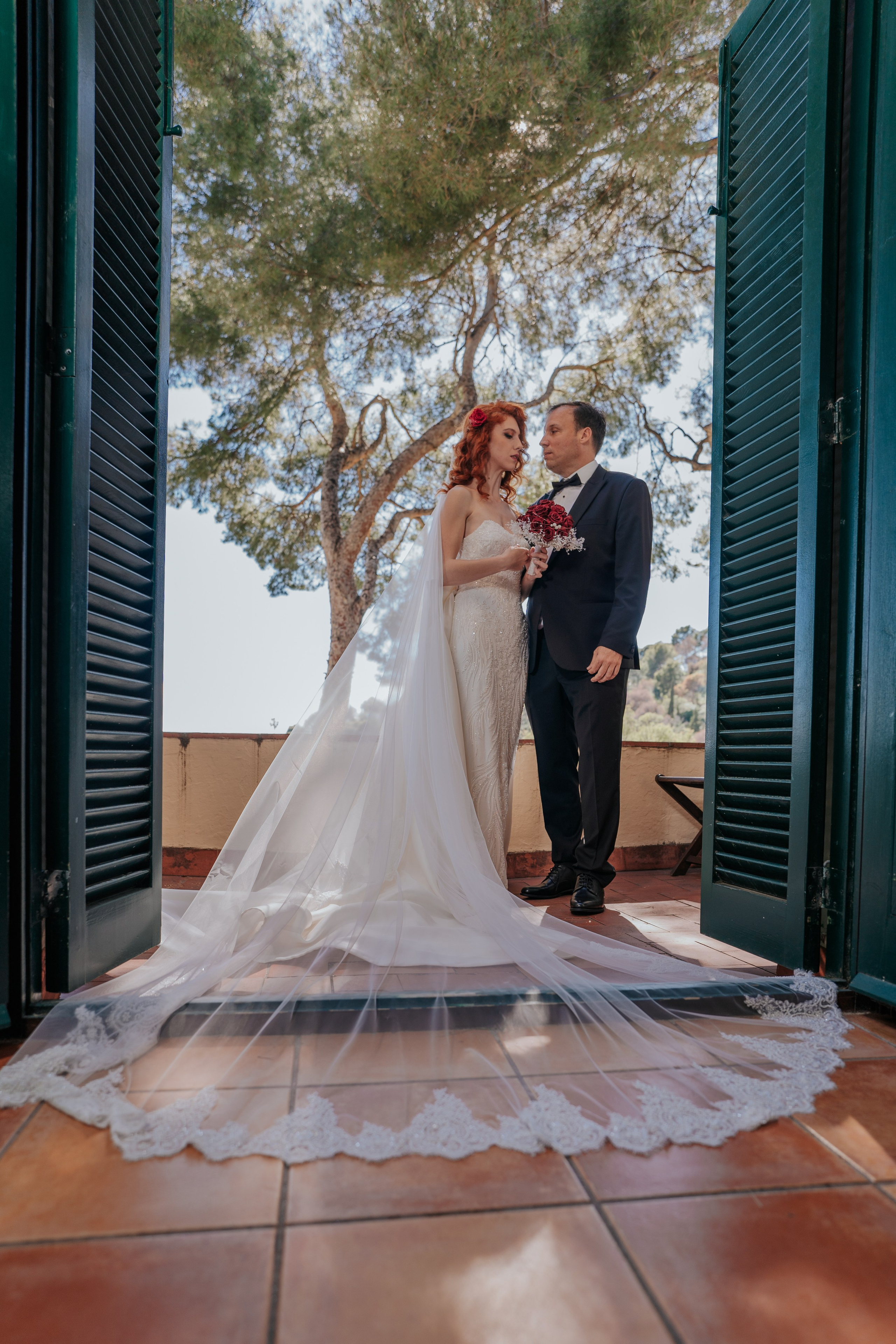 Havie & Isabel — a wedding in Gaudí’s Crypt. DiaFoto Weddings · Premium Destination Wedding Photographer & Videographer in Barcelona