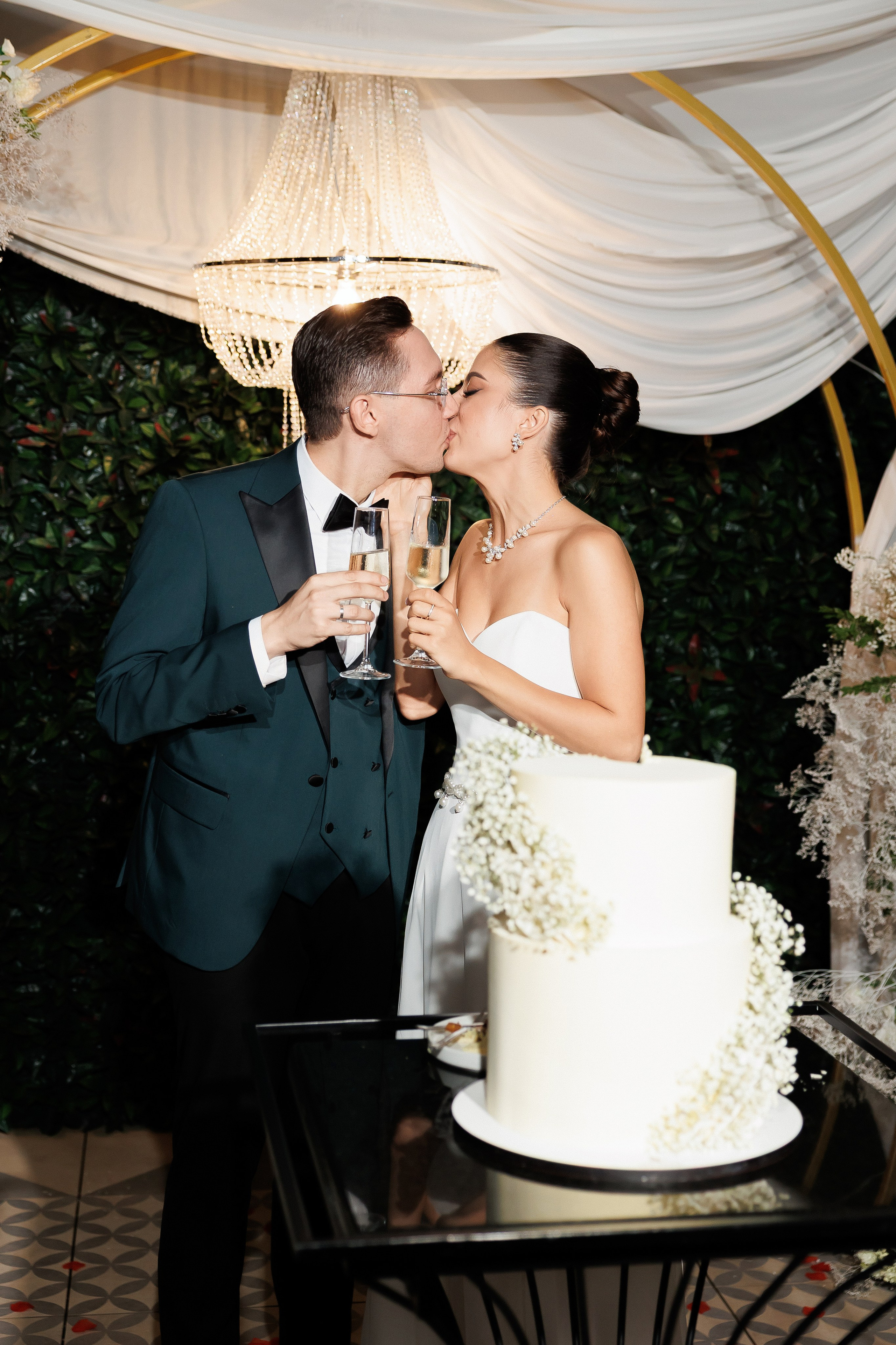 Serghei & Erica — Queen Residence. Servicii Foto și Video 067188353