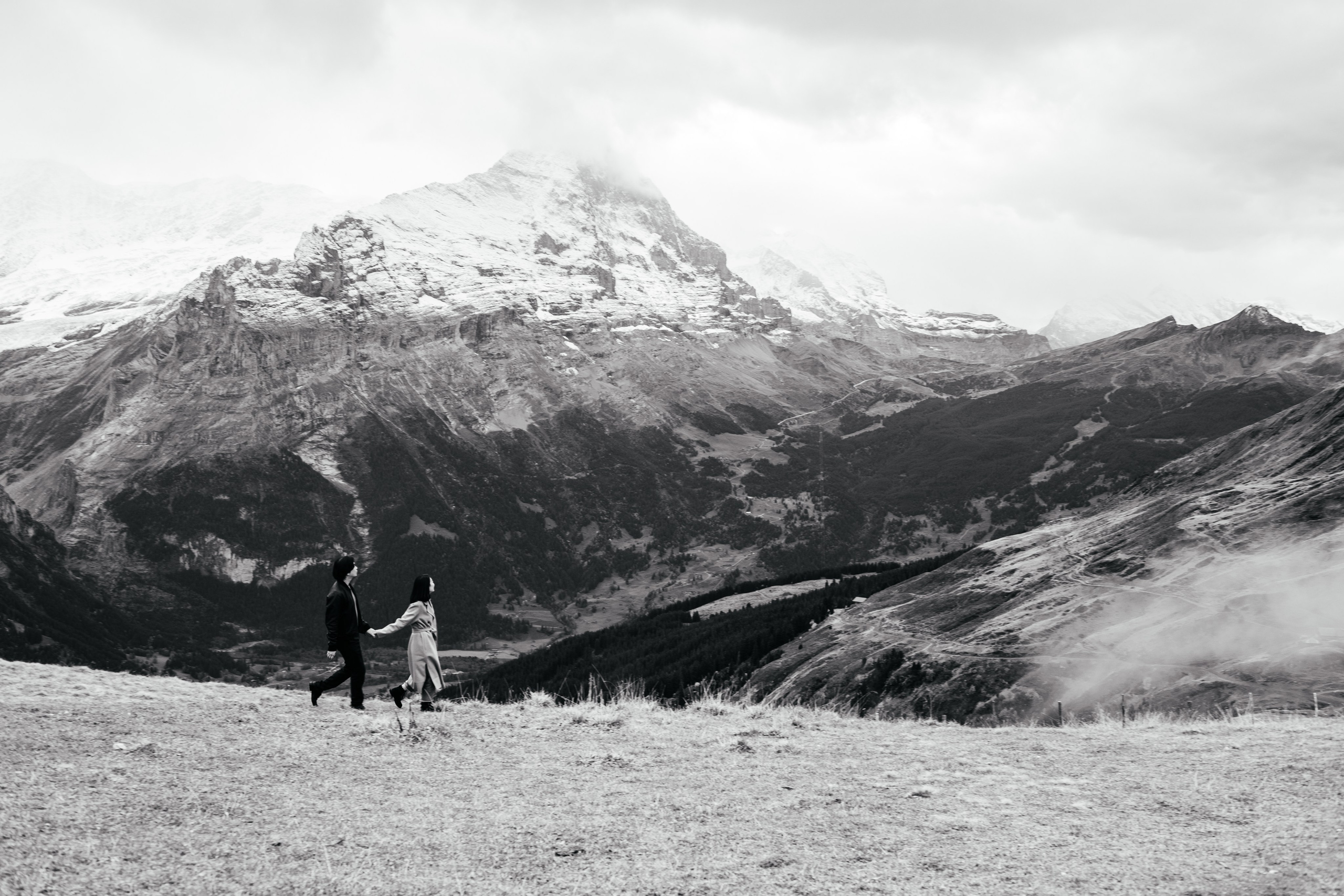 Kaiwen & Xiaoming Grindelwald, Switzerland. I am Elena Altendorfer. Wedding photographer in Zurich and Switzerland