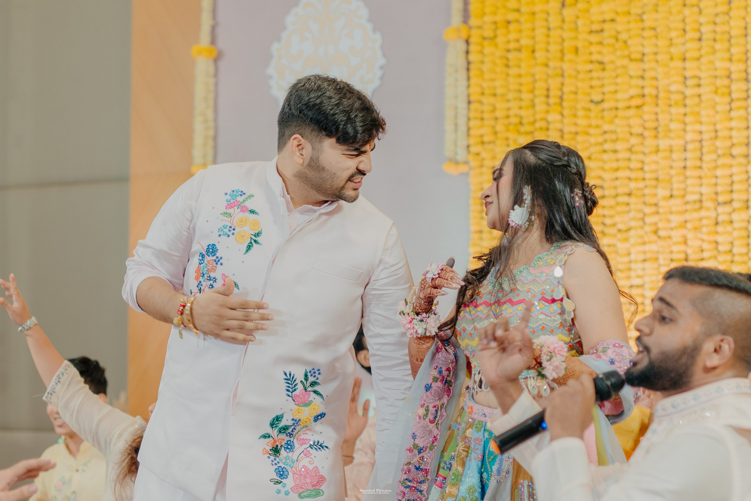 #ADIकीAESHहै