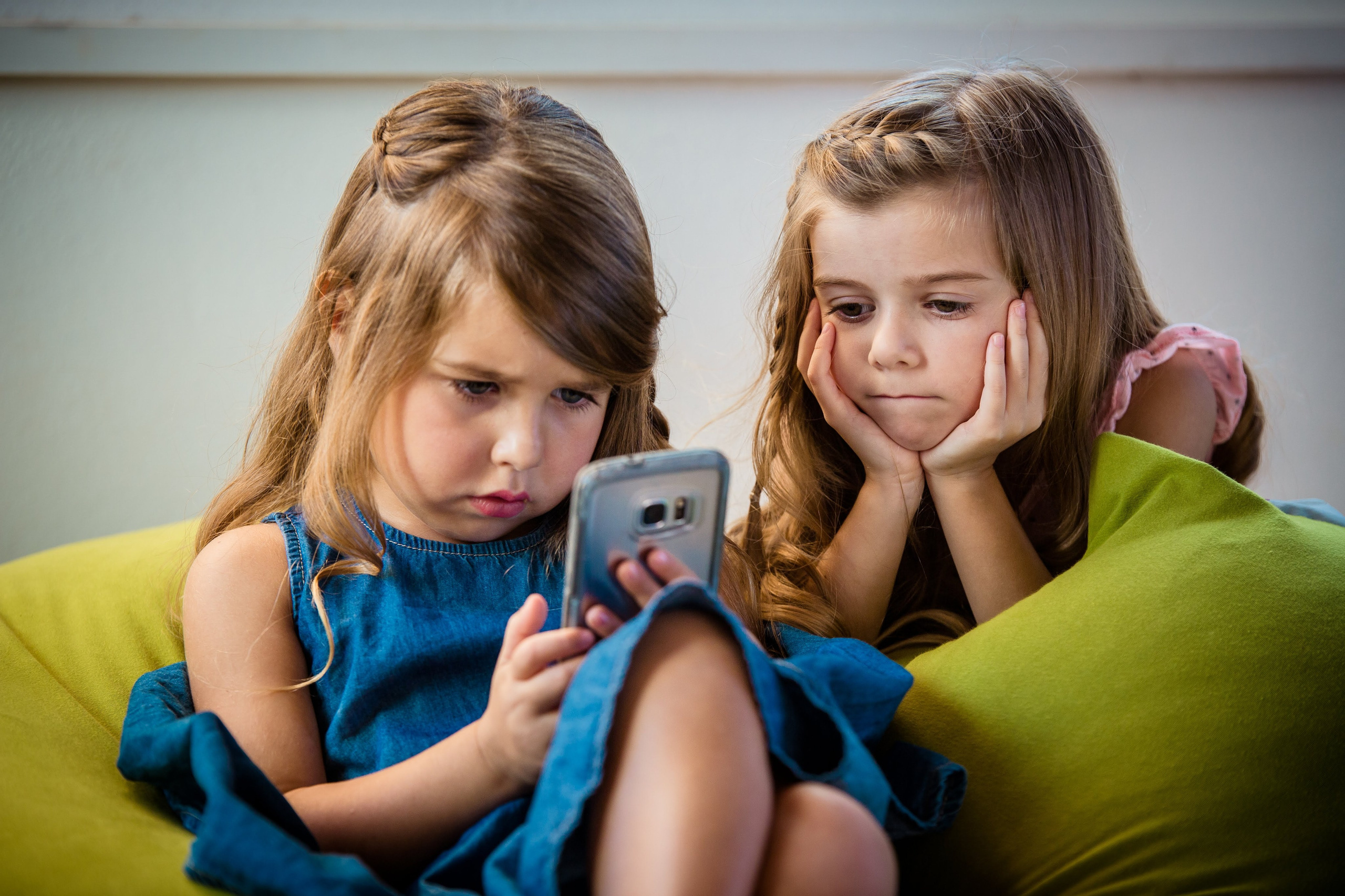 Little bridesmaids. AMIR BUCHNIK PHOTOGRAPHER