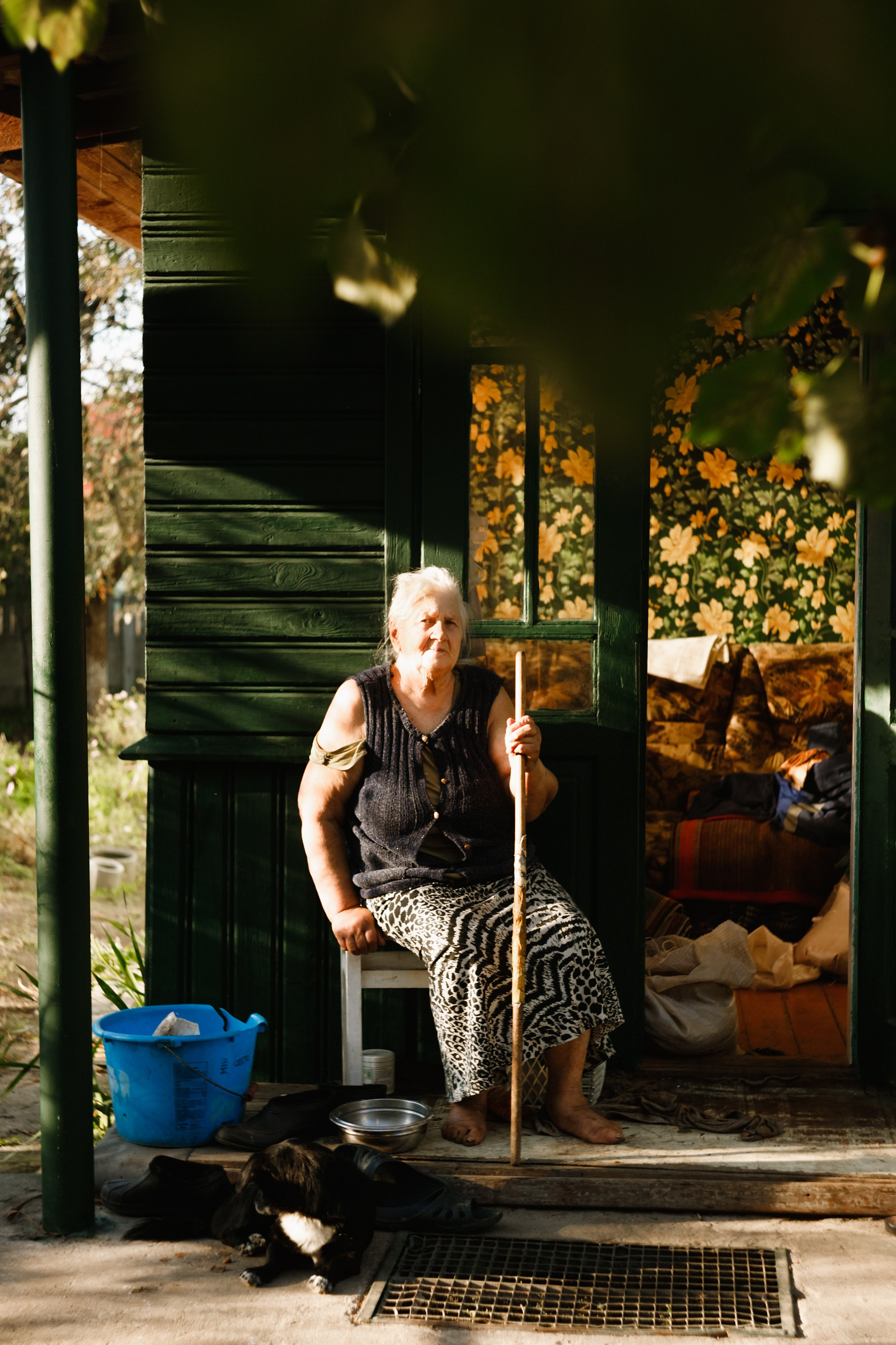 Grandmother's home in Brest. Kaja | fotograf we Wrocławiu | ludzie i psy
