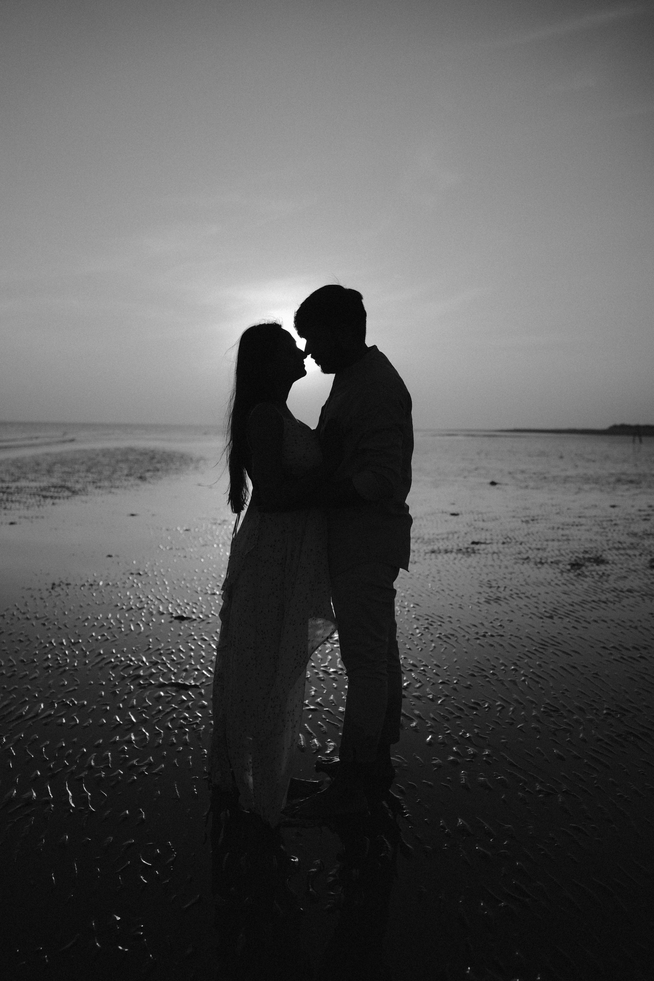 COUPLE SESSIONS. Love Emotions Weddings