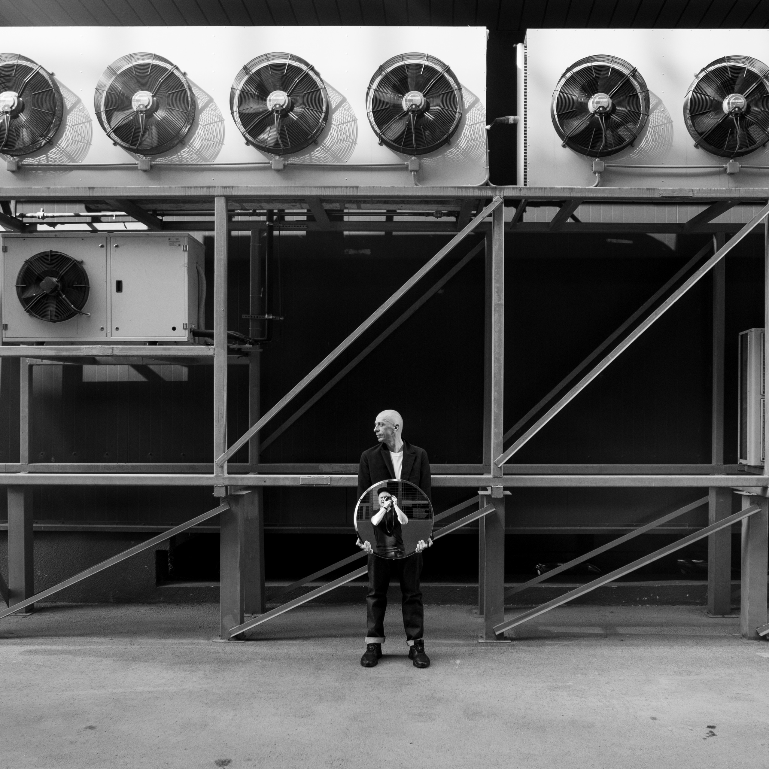 SPEACTURES | Slava. Worldwide photographer VOINOV