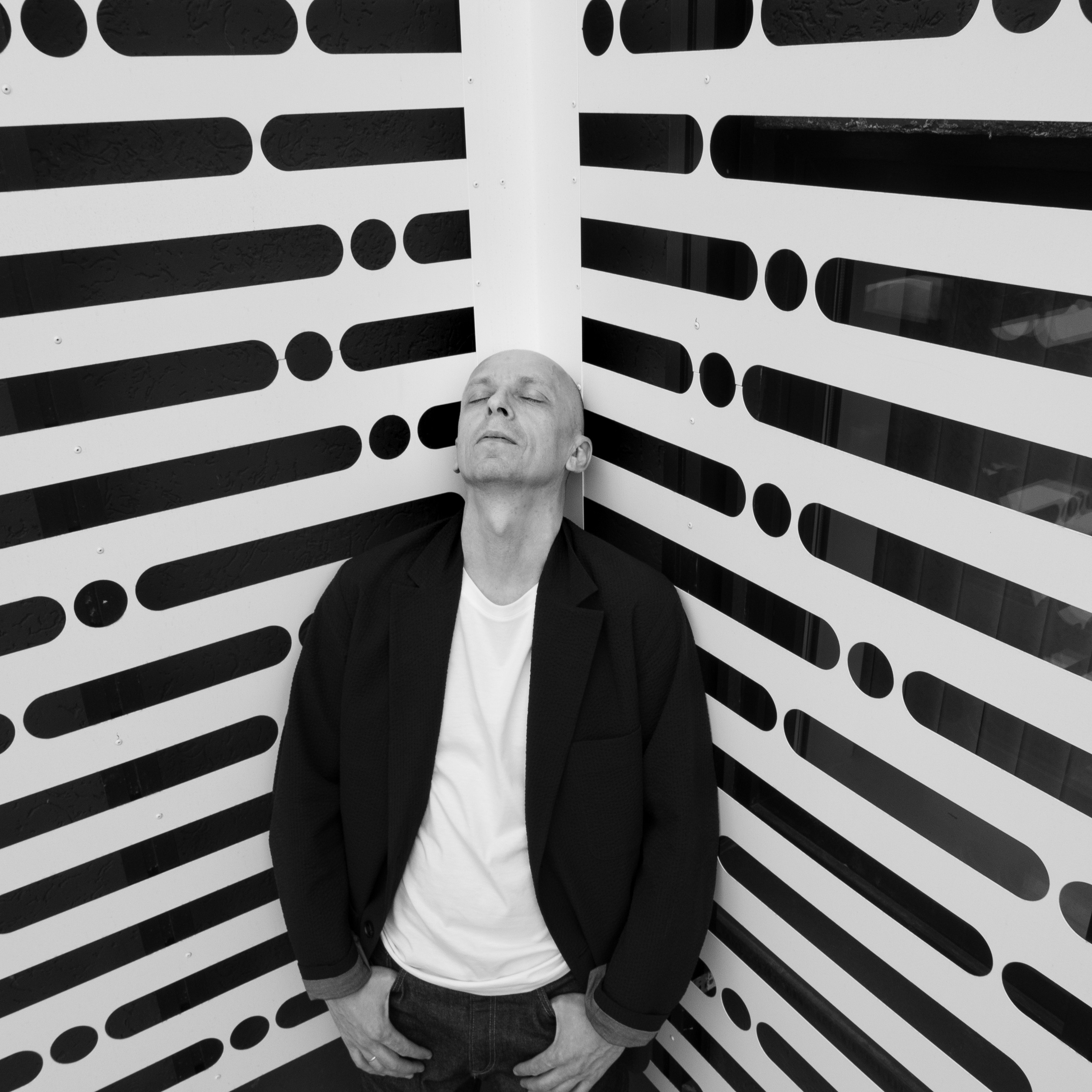 SPEACTURES | Slava. Worldwide photographer VOINOV