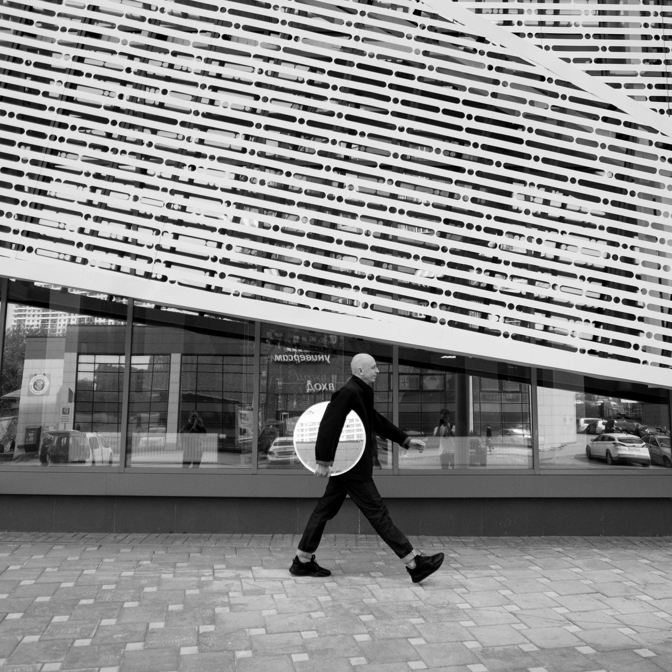 SPEACTURES | Slava. Worldwide photographer VOINOV