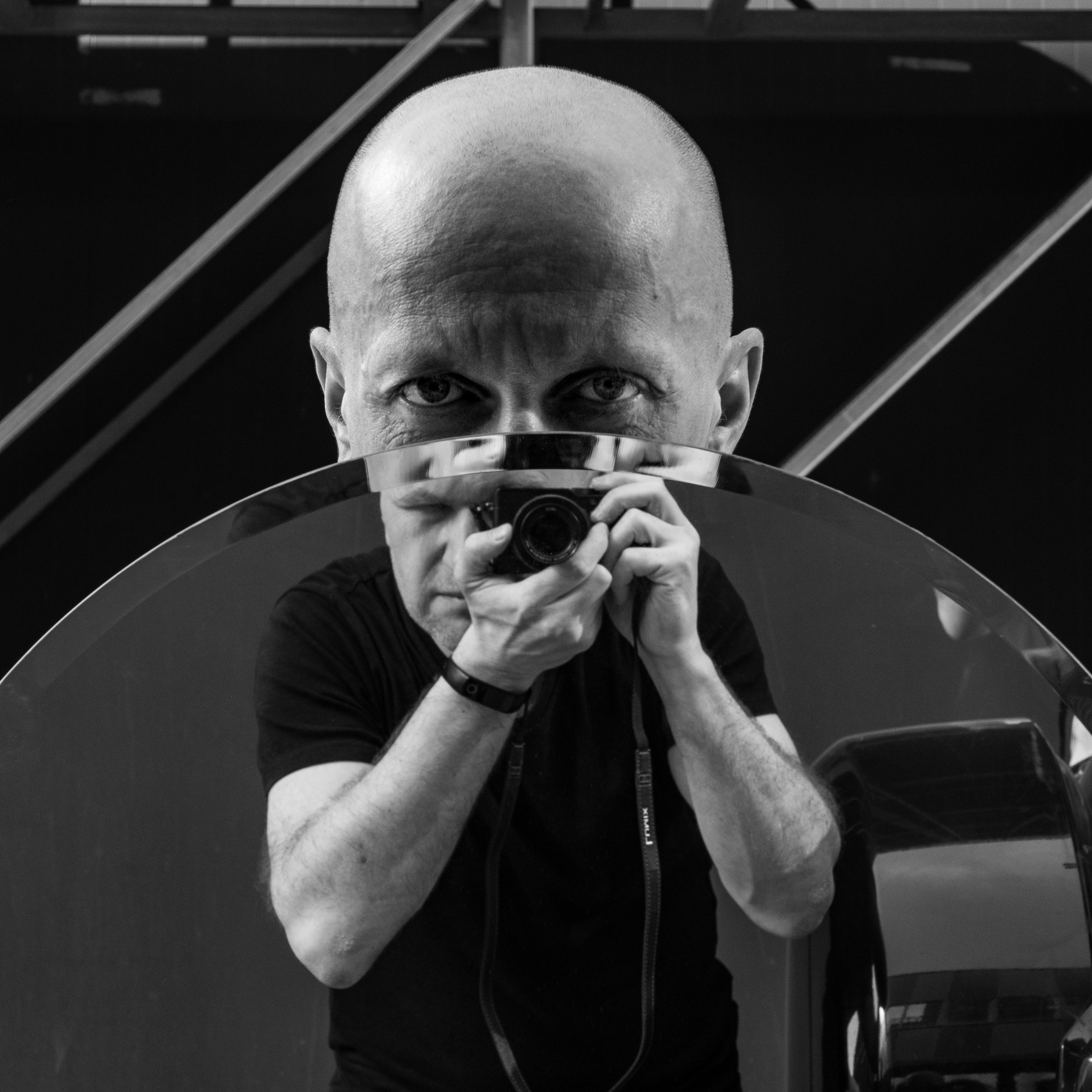 SPEACTURES | Slava. Worldwide photographer VOINOV