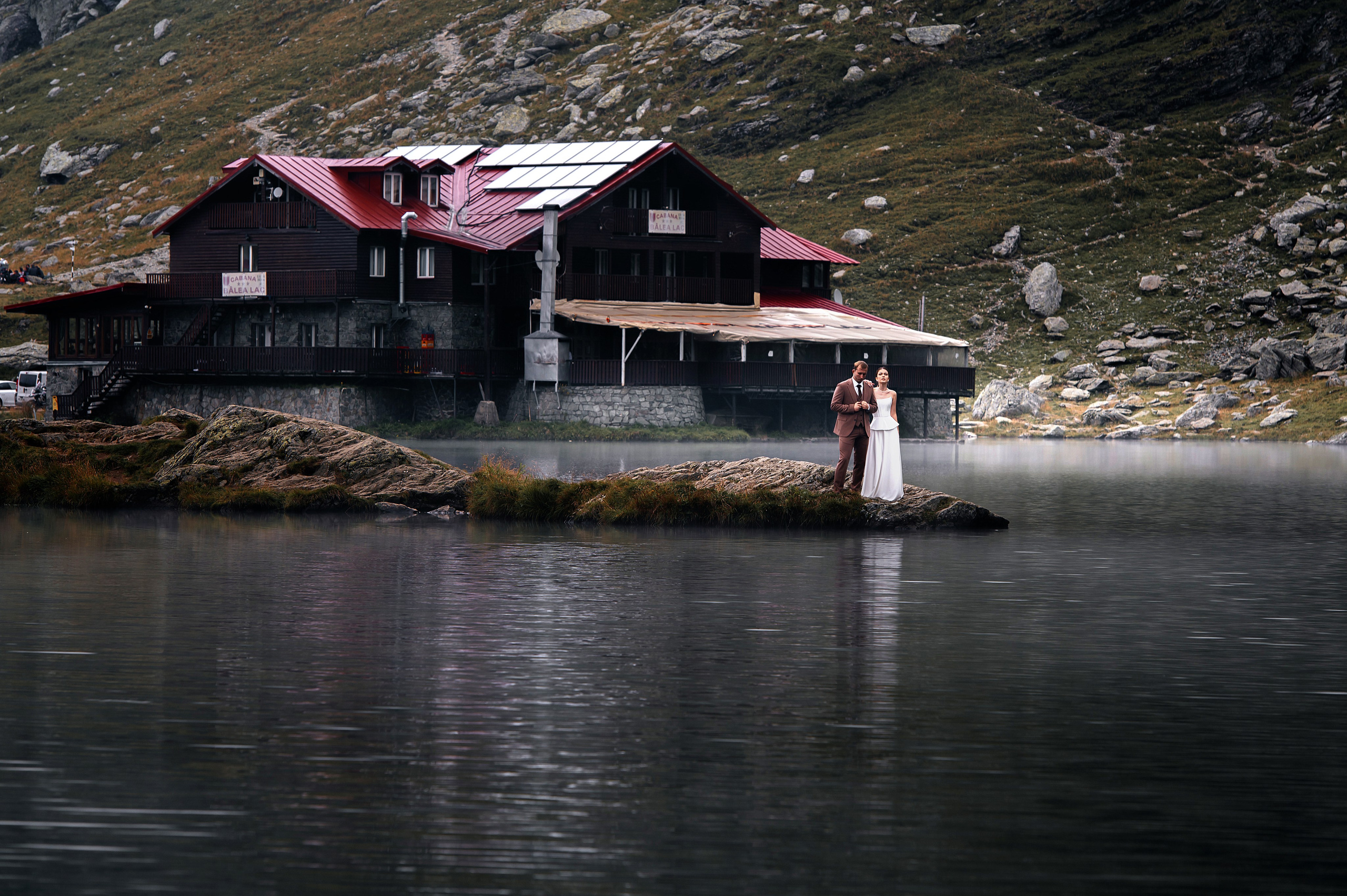 Lacul Bâlea, România. Victoria & Grigorie. Wedding photographer from Moldova Alexey Chipchiu