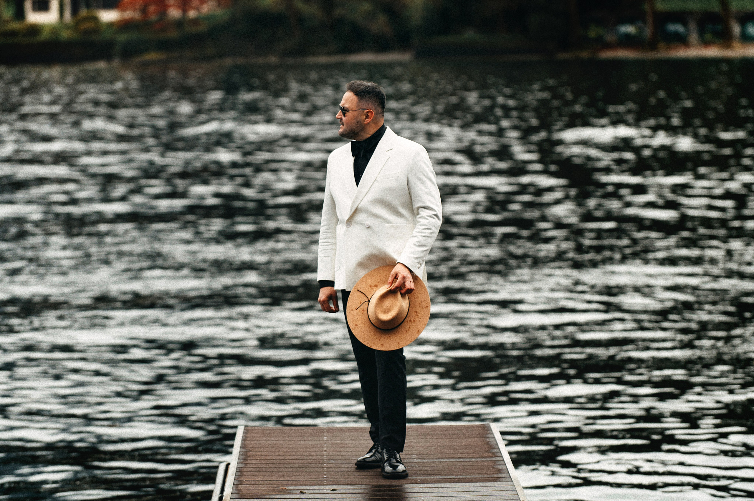 Como Evghenii. Wedding photographer from Moldova Alexey Chipchiu