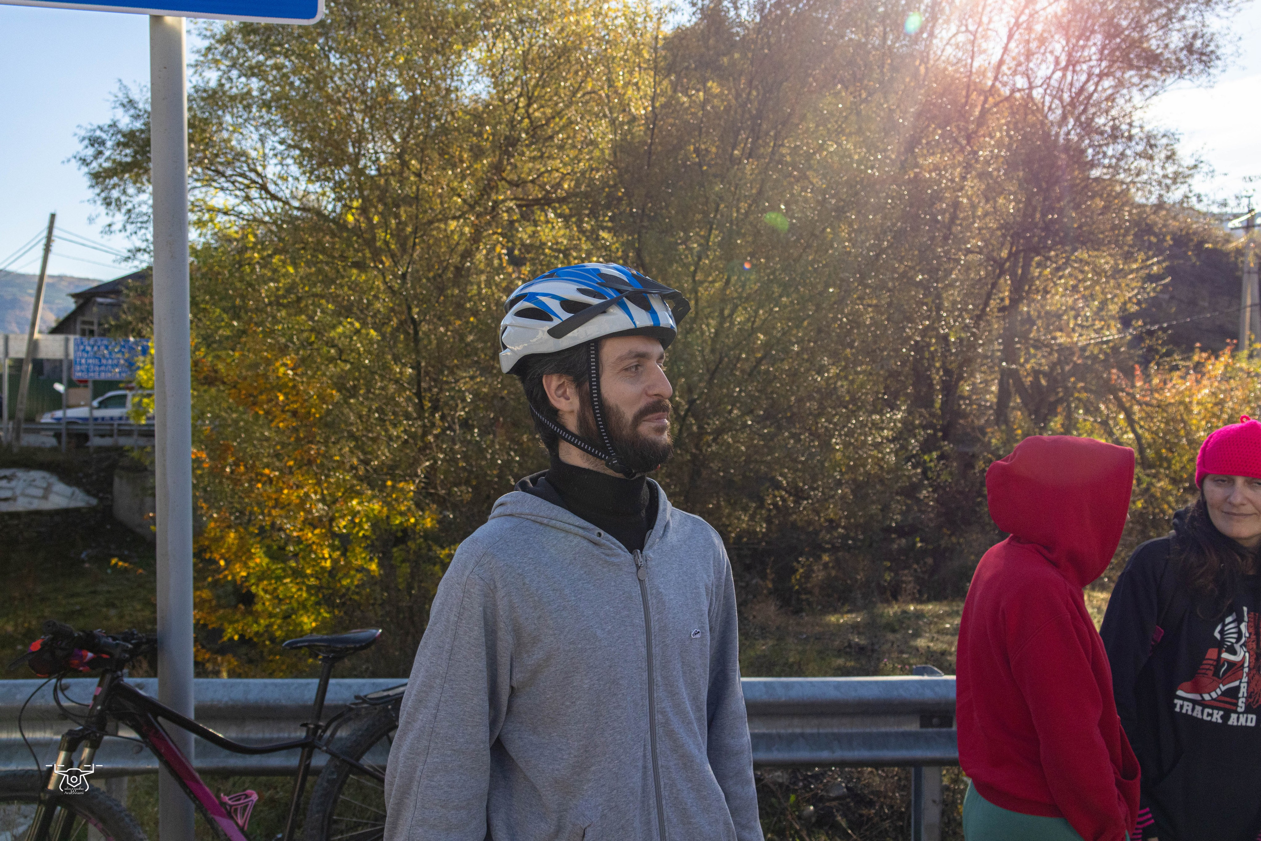შემოდგომის ველოტური ატენის ხეობაში კავკასიის ველო ქსელთან ერთად. FramefreeMan
