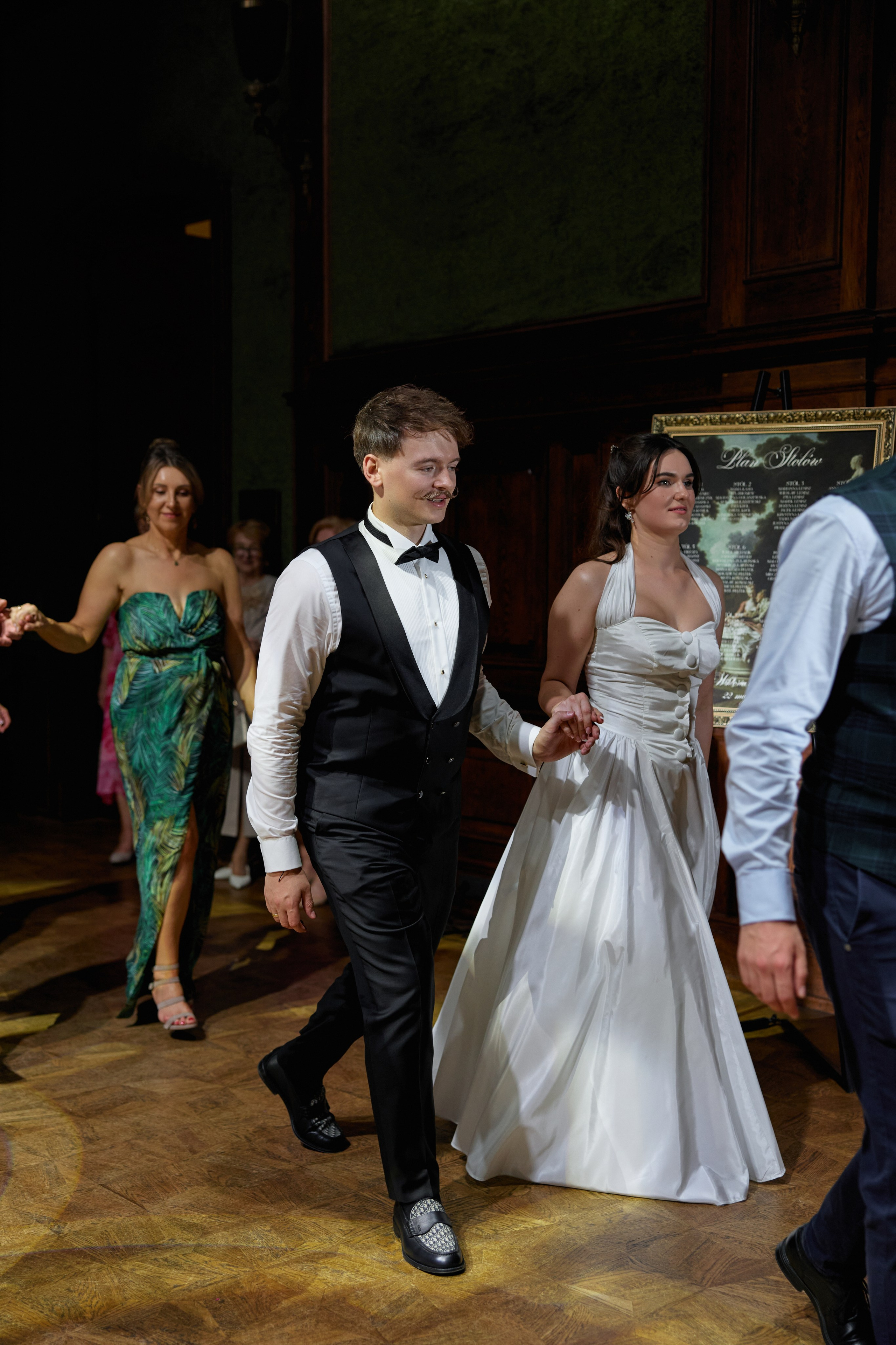 Wiktoria & Kacper. Pałac Goetz. Fotograf ślubny i rodzinny w Krakowie Yana Klymova