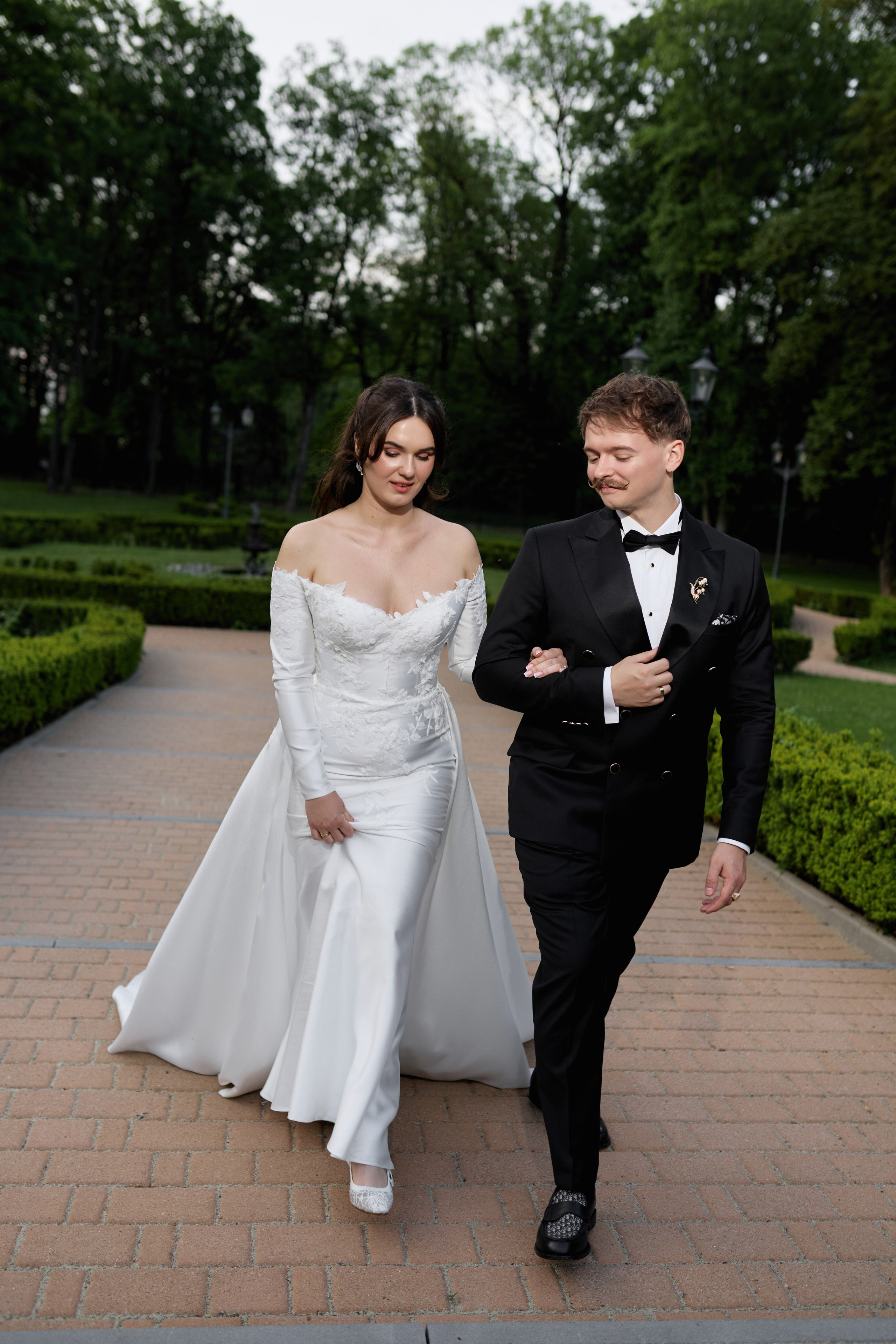Wiktoria & Kacper. Pałac Goetz. Fotograf ślubny i rodzinny w Krakowie Yana Klymova