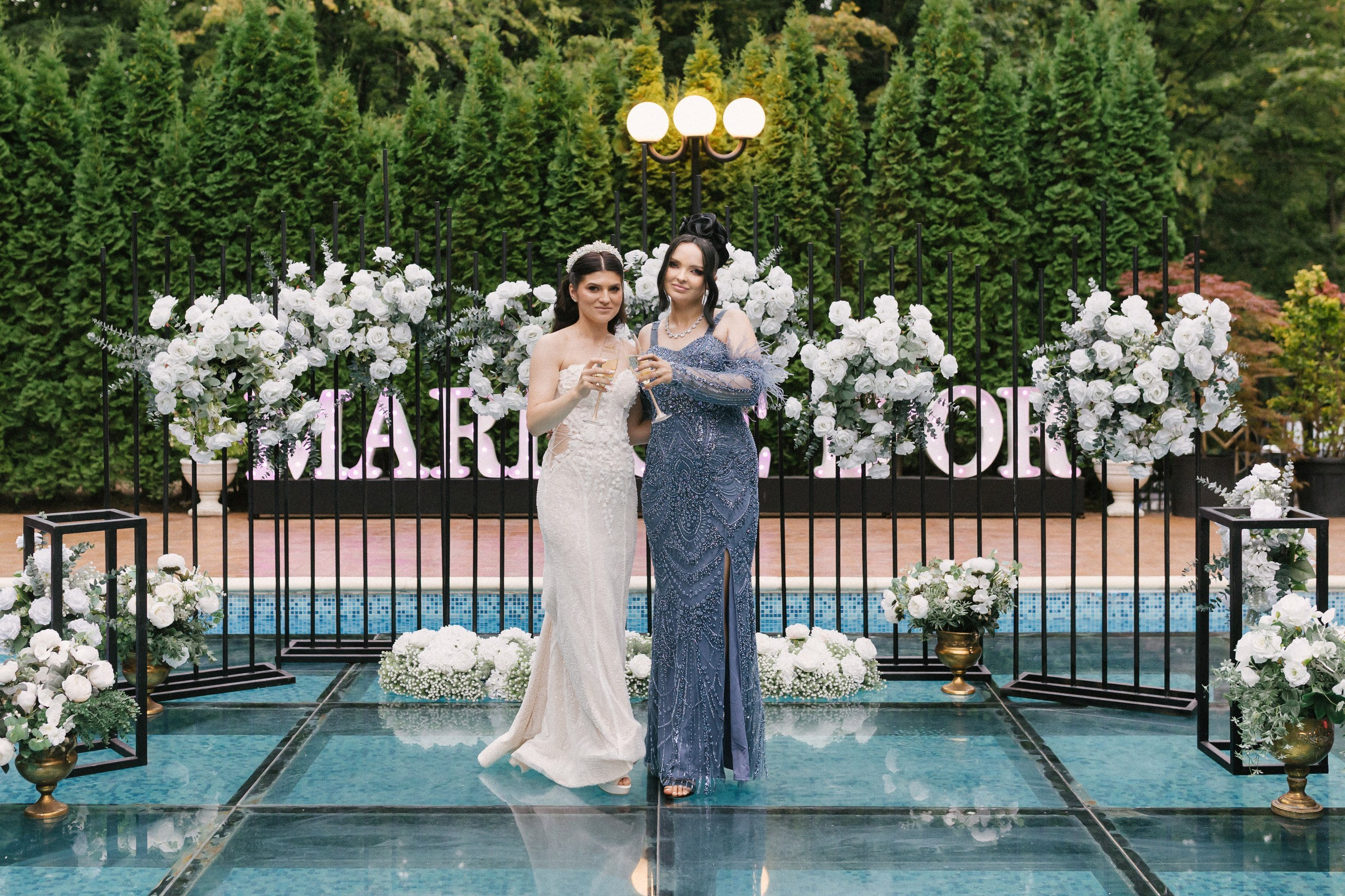 1. Mireasa Adriana în timpul pregătirilor de nuntă în Tudora Botoșani2. Costumul mirelui Ionuț fotografiat artistic în ziua nunții3. Prietenii mirelui la tradițiile de nuntă în Tudora4. Bărbieritul mirelui în cadrul obiceiurilor tradiționale de nuntă5. Fotografii de familie la biserică în ziua nunții6. Portret de familie cu mirii și copilul lor la nunta din Botoșani7. Primul dans al mirilor la Mariage Dor Baisa Botoșani8. Decor elegant de nuntă la Mariage Dor Baisa9. Emoții și tradiții la nunta din Tudora județul Botoșani10. Fotograf profesionist de nuntă în Botoșani surprinzând momente autentice - otograf-nunta-botosanifotograf-evenimente-botosanifotograf-profesionist-botosanifotograf-nunta-tudoranunta-tudora-botosanisedinta-foto-nunta-botosanipoze-nunta-botosanifotografii-nunta-tudorafotograf-cununie-religioasa-botosanibiserica-sfintii-imparati-constantin-si-elena-tudoramariage-dor-baisa-botosanirestaurant-nunta-botosanidansul-mirilor-mariage-dorpregatiri-mire-botosanipregatiri-mireasa-botosanitraditii-nunta-moldovaobiceiuri-nunta-tudorafotograf-familie-nunta-botosaniportret-miri-botosanigalerie-foto-nunta-botosanialbum-foto-nunta-botosaninunta-eleganta-botosaninunta-cu-traditii-botosanifotograf-premium-nunta-botosaniservicii-foto-video-botosanipoveste-de-nunta-botosanifotograf-documentar-nuntafotograf-natural-emotionalmiri-ionut-si-adriananunta-autentica-tudora -otograf-nunta-botosanifotograf-nunta-tudoranunta-tudora-botosanifotograf-evenimente-botosanifotograf-profesionist-botosaniservicii-foto-video-botosanigalerie-foto-nunta-botosanialbum-foto-nunta-botosani - nunta-autentica-botosaninunta-cu-traditii-botosanipoveste-de-nunta-botosanifotografii-emotionante-nuntamomente-autentice-nuntafotografie-documentara-nuntafotograf-natural-nunta- pregatiri-miri-tudorabiserica-tudora-botosanicununie-religioasa-tudoramariage-dor-baisa-botosanipetrecere-nunta-botosanivalsul-mirilor-botosani - alino-foto-studio-botosaniionut-si-adriana-nunta-tudorafotograf-alin-chirila-botosani
