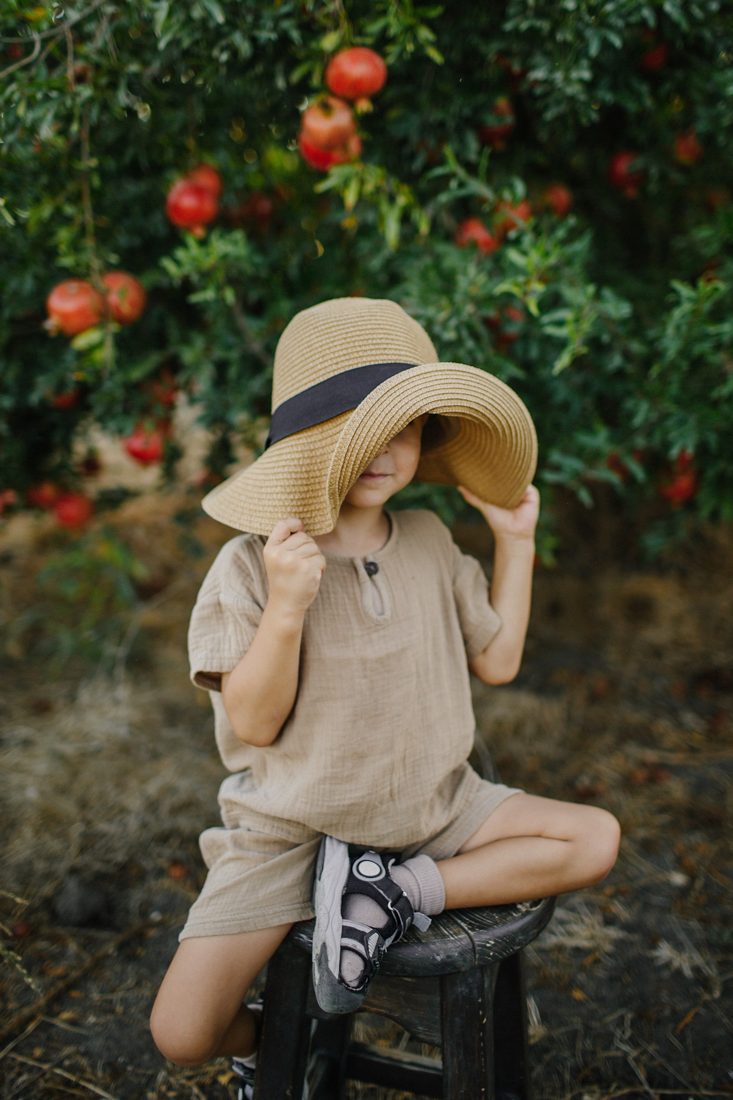 Binyamina garden. Family photographer in Israel