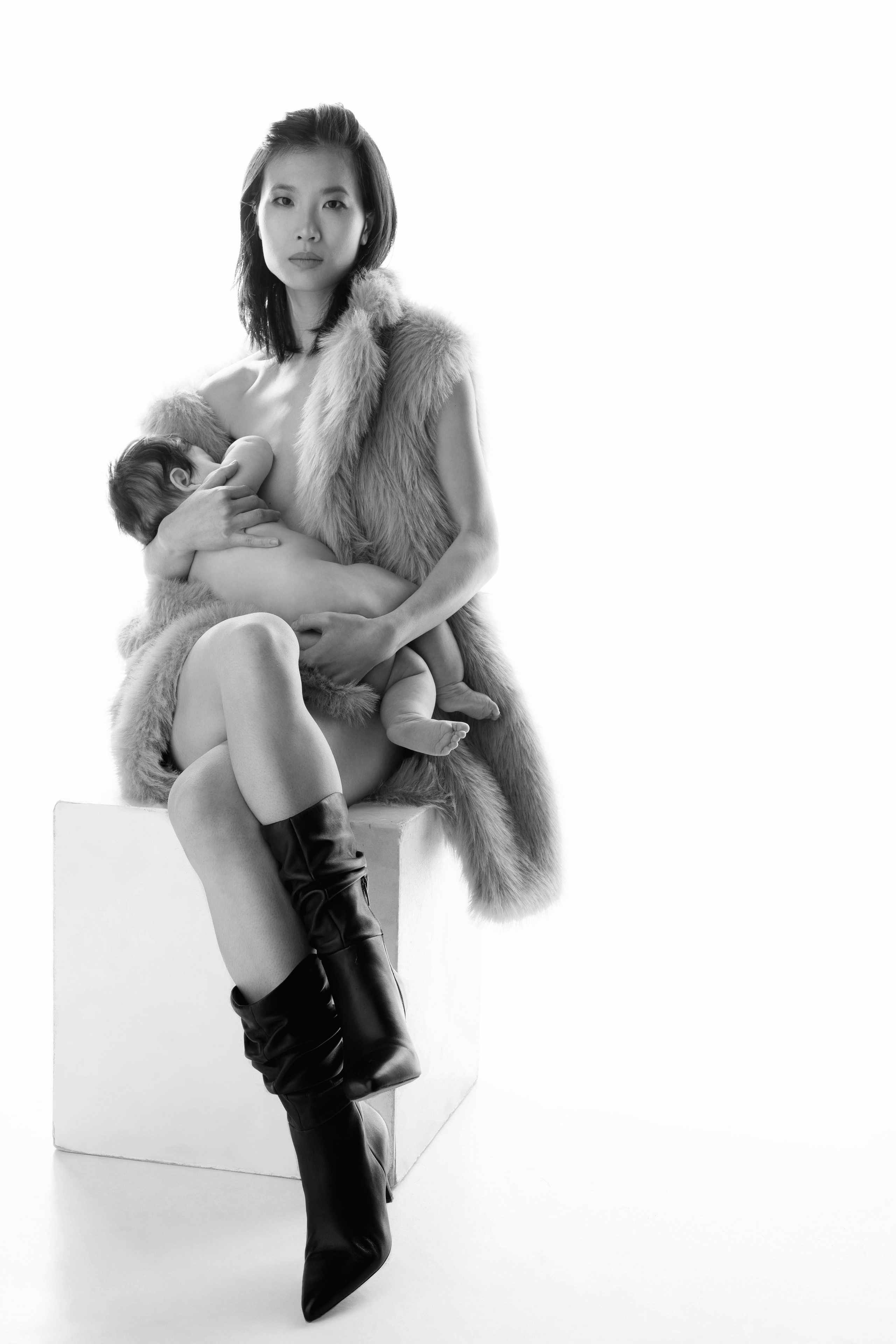 Yugi. Modern maternity photographer in Long Island New York