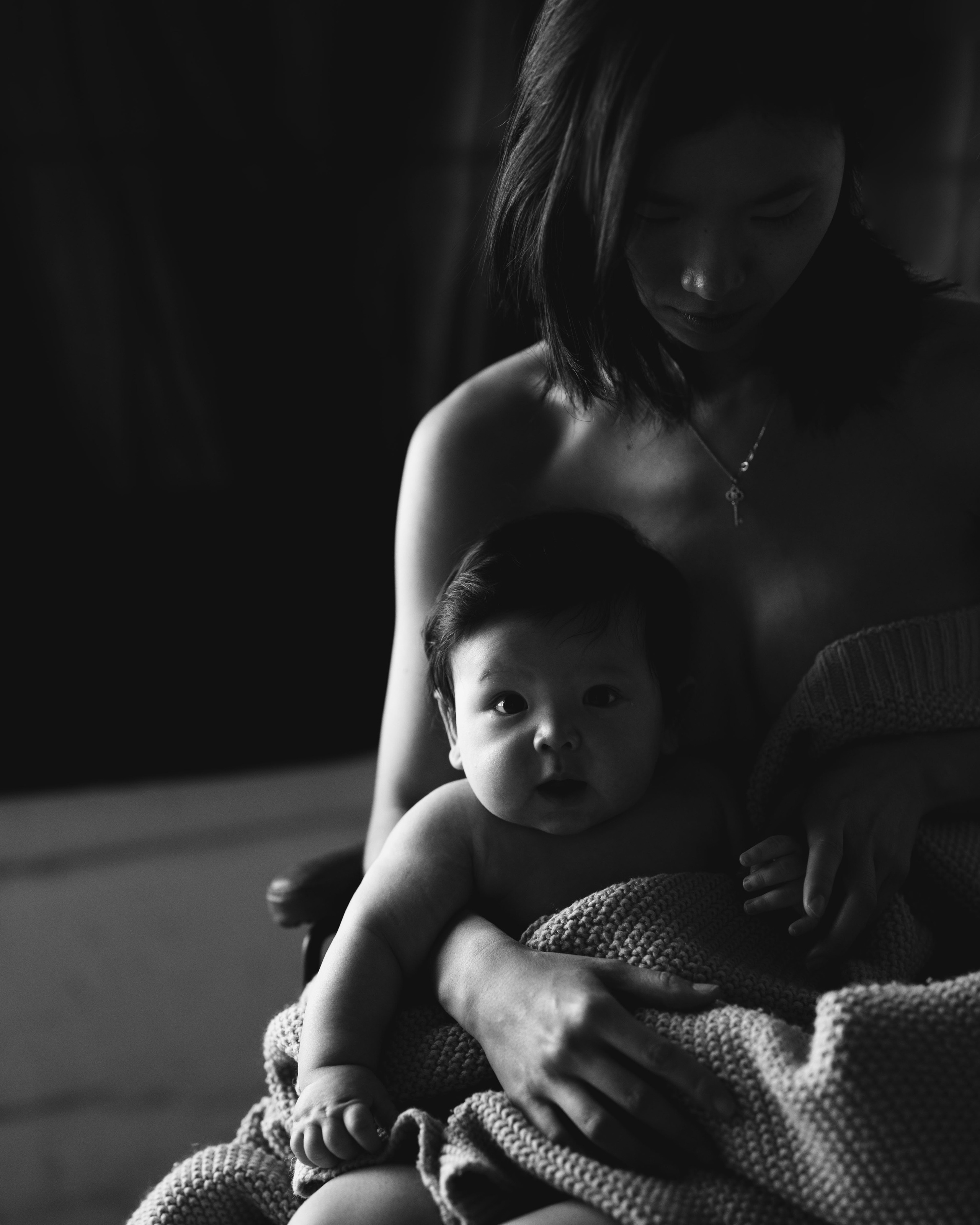 Yugi. Modern maternity photographer in Long Island New York