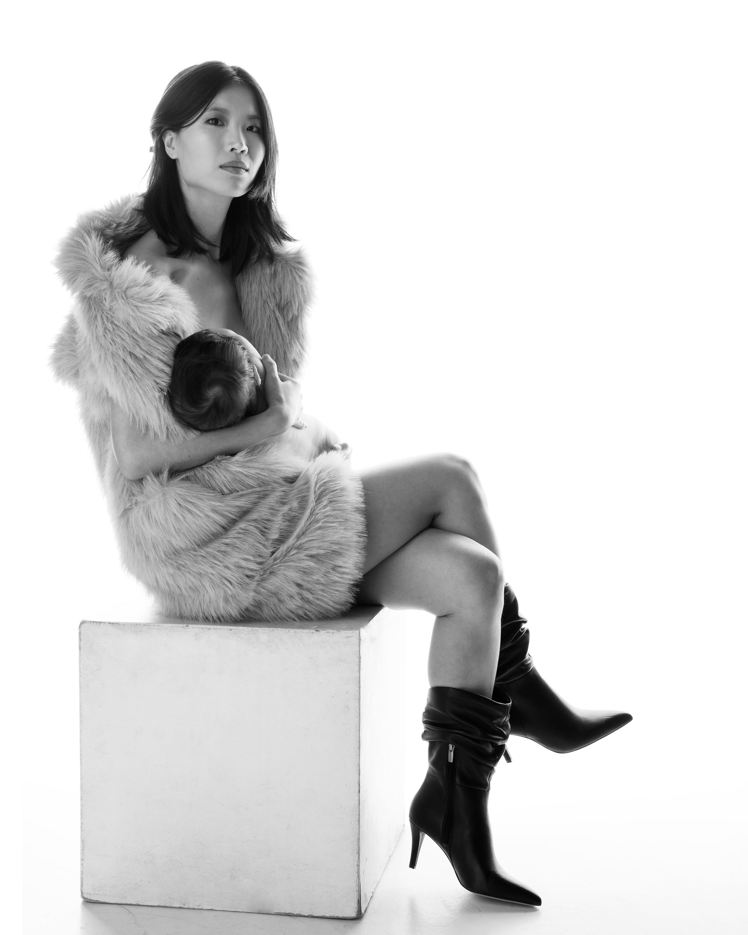 Yugi. Modern maternity photographer in Long Island New York