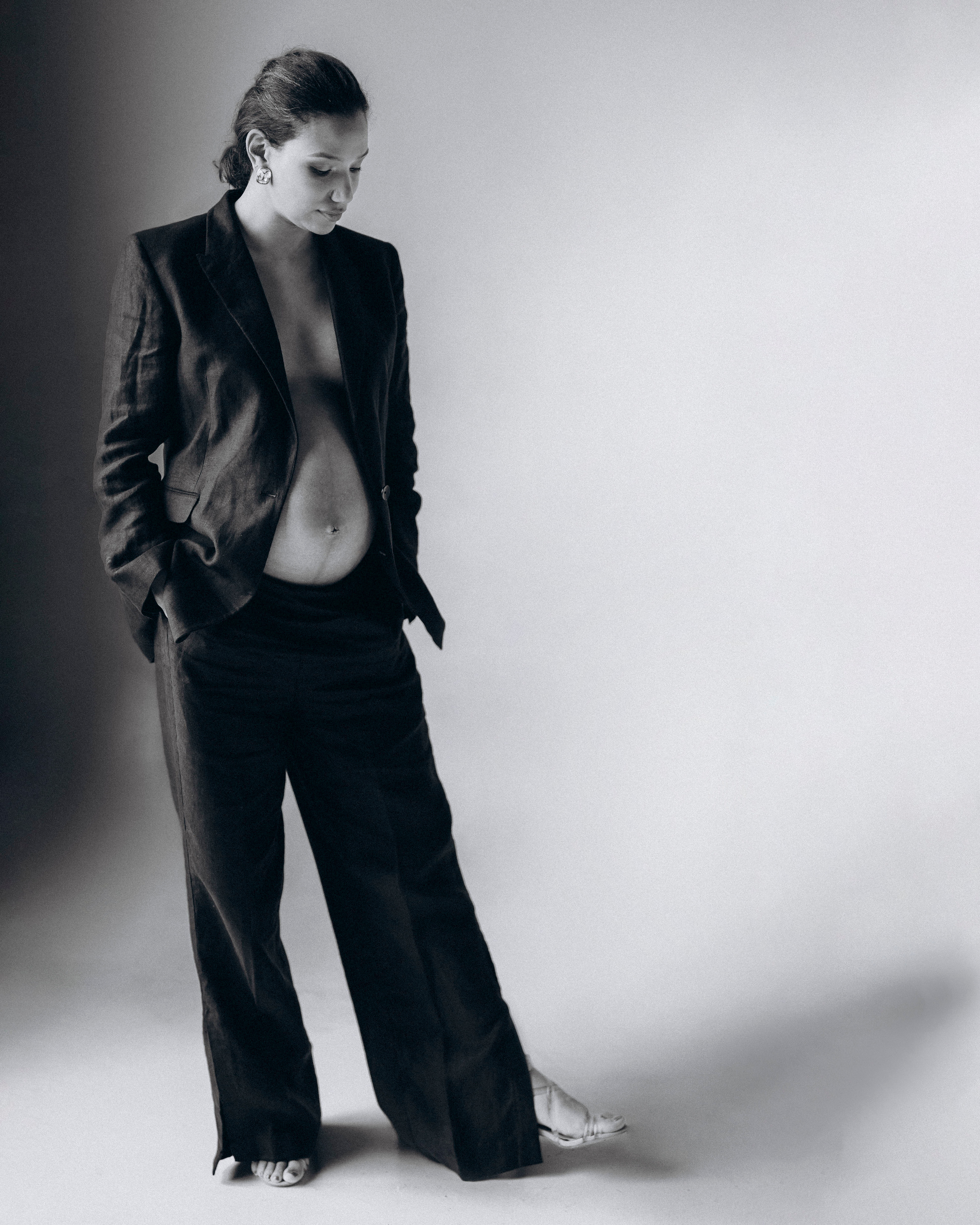 Katheryne. Modern maternity photographer in Long Island New York