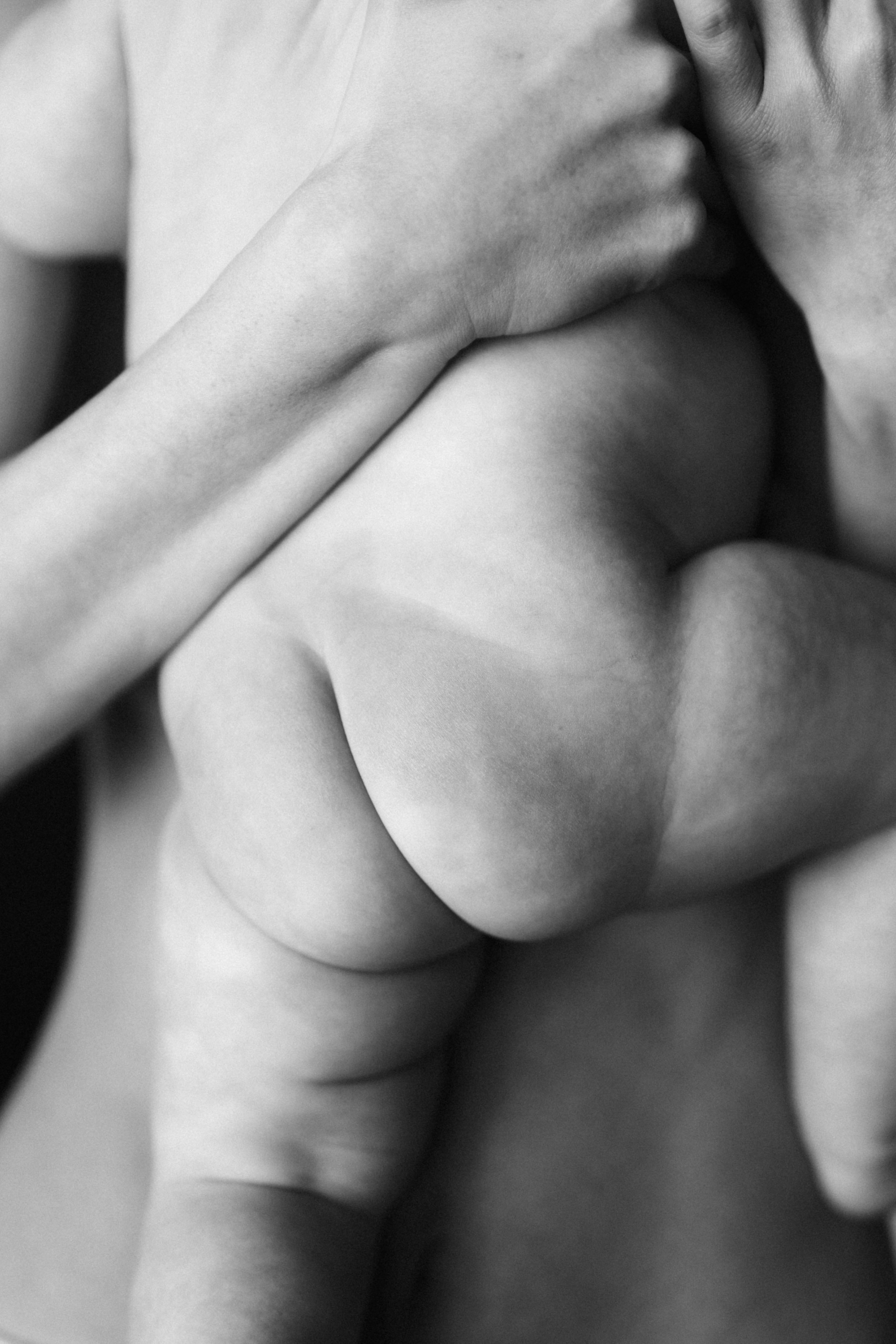 Yugi. Modern maternity photographer in Long Island New York