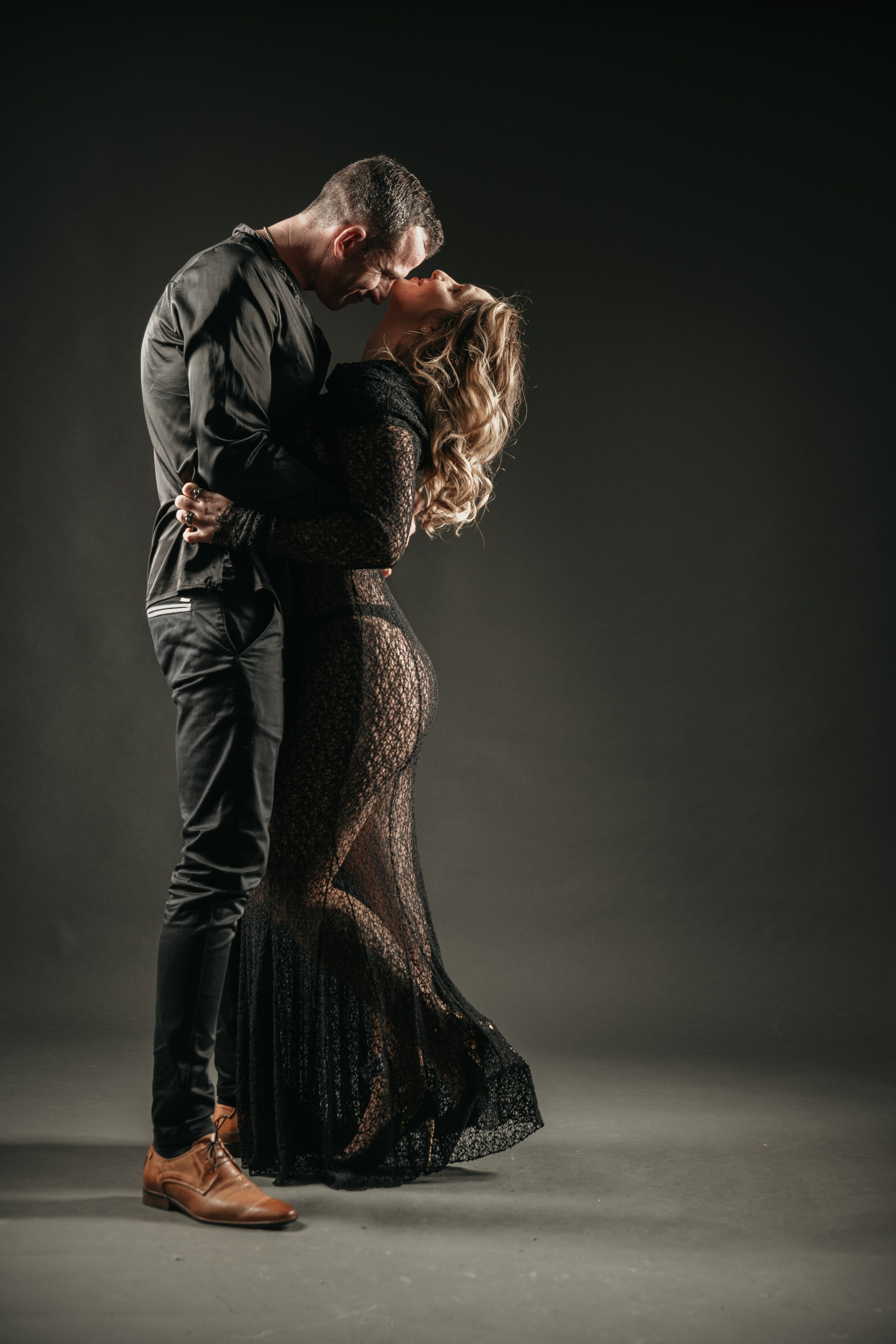 ANA and NELSON. Studio. Anastasiia Antoniuk portrait, family and couple photographer, Portugal