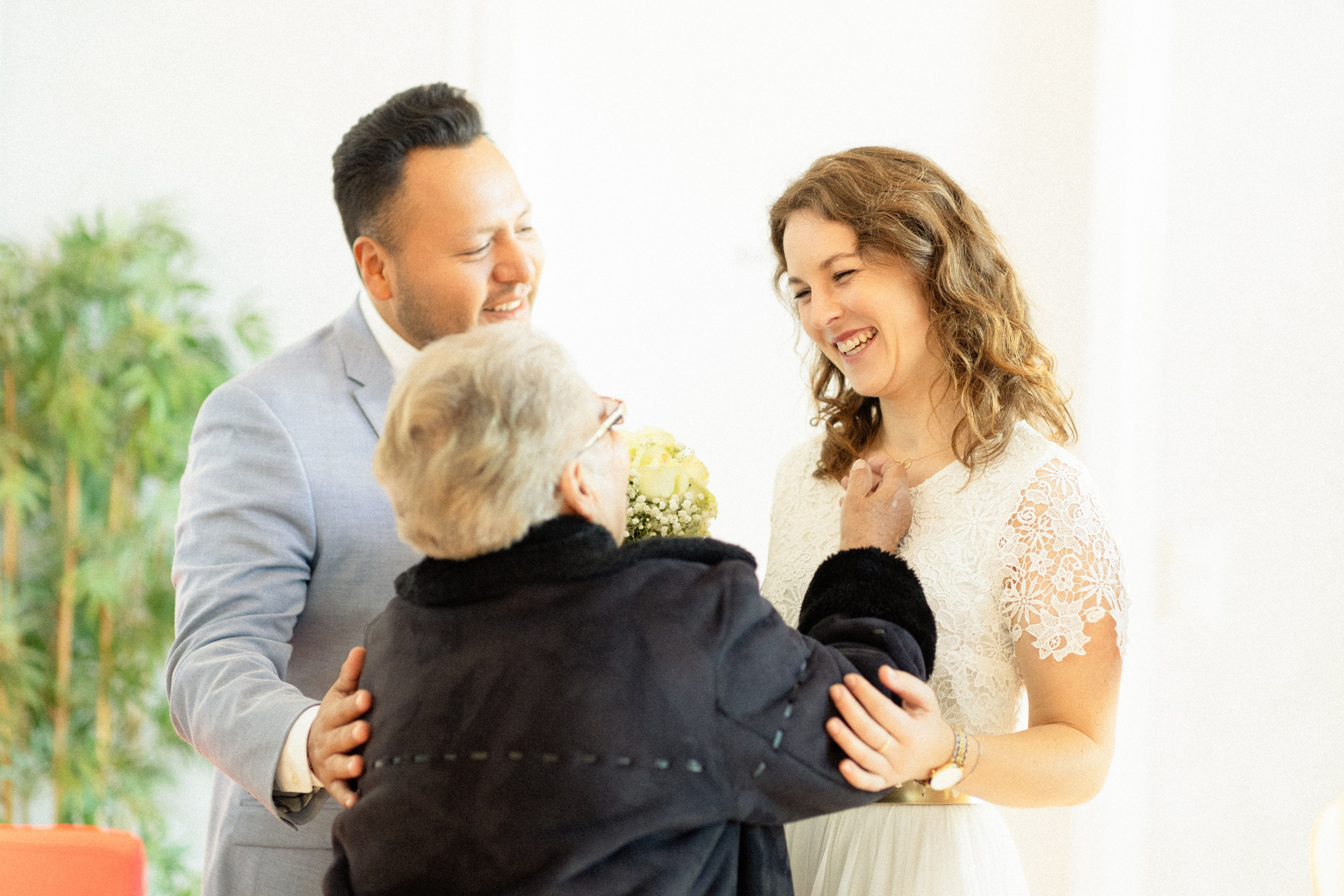 Traumhochzeit im Bobby Reich | Moderne Liebe am Hamburger Alsterufer. Hochzeitsfotograf und Hochzeitsvideograf aus Hamburg | Roka21Film