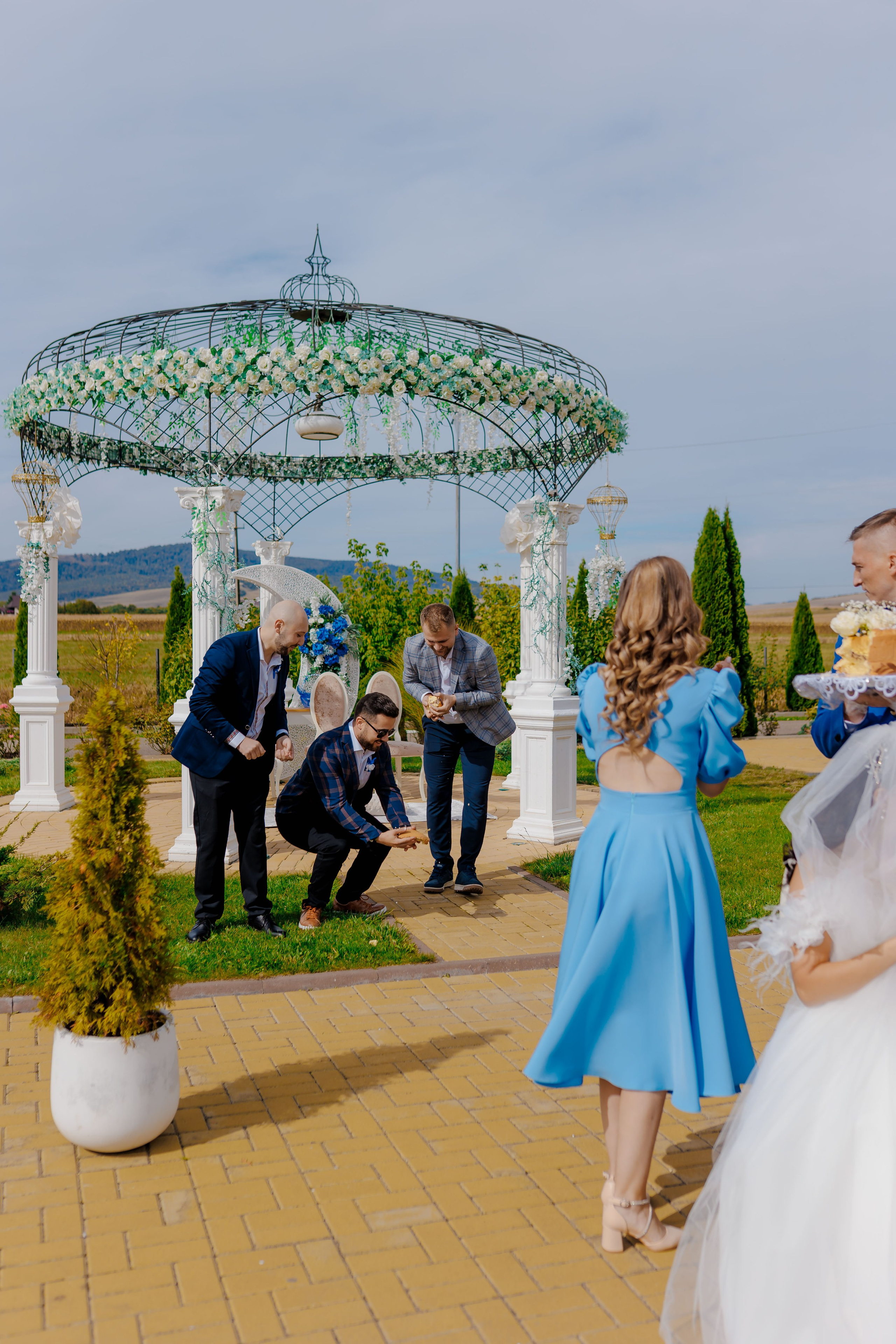Loredana & Emilian – Ziua Nunții | Videografie - fotografie Botez Suceava, Iași, Botoșani. Servicii foto-video profesionale, pentru momente de neuitat