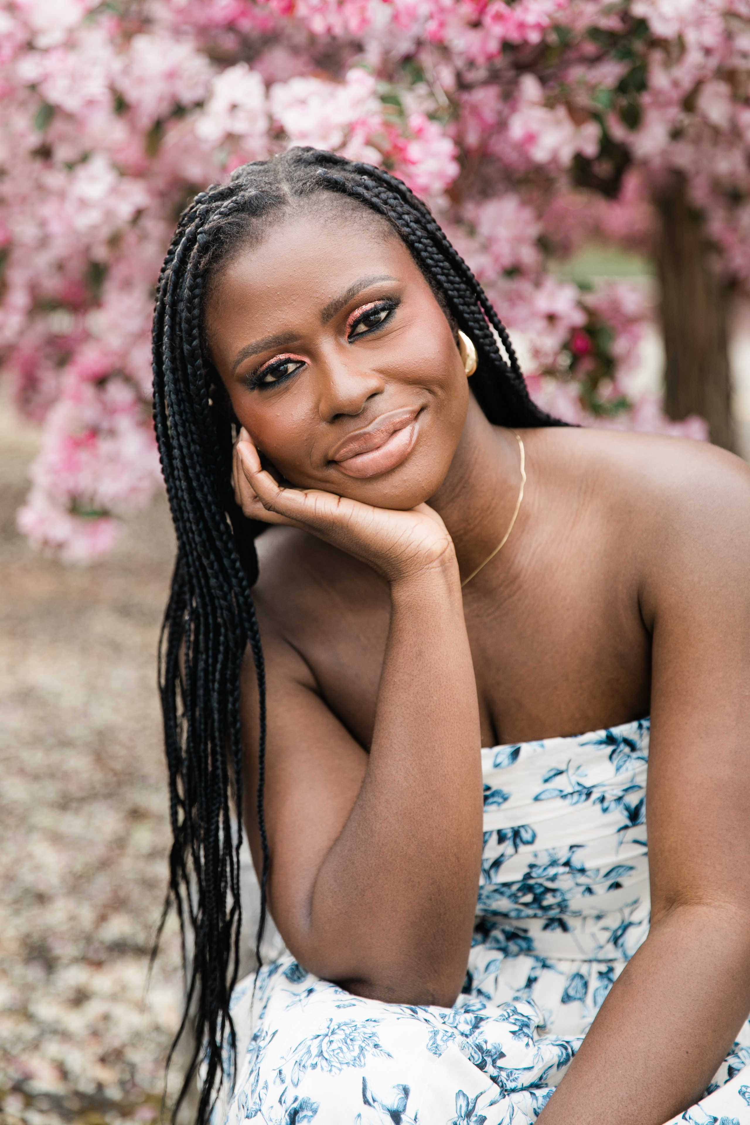 Ester — Cherry Blossom Family Photos. Fotografía accesible en Calgary
