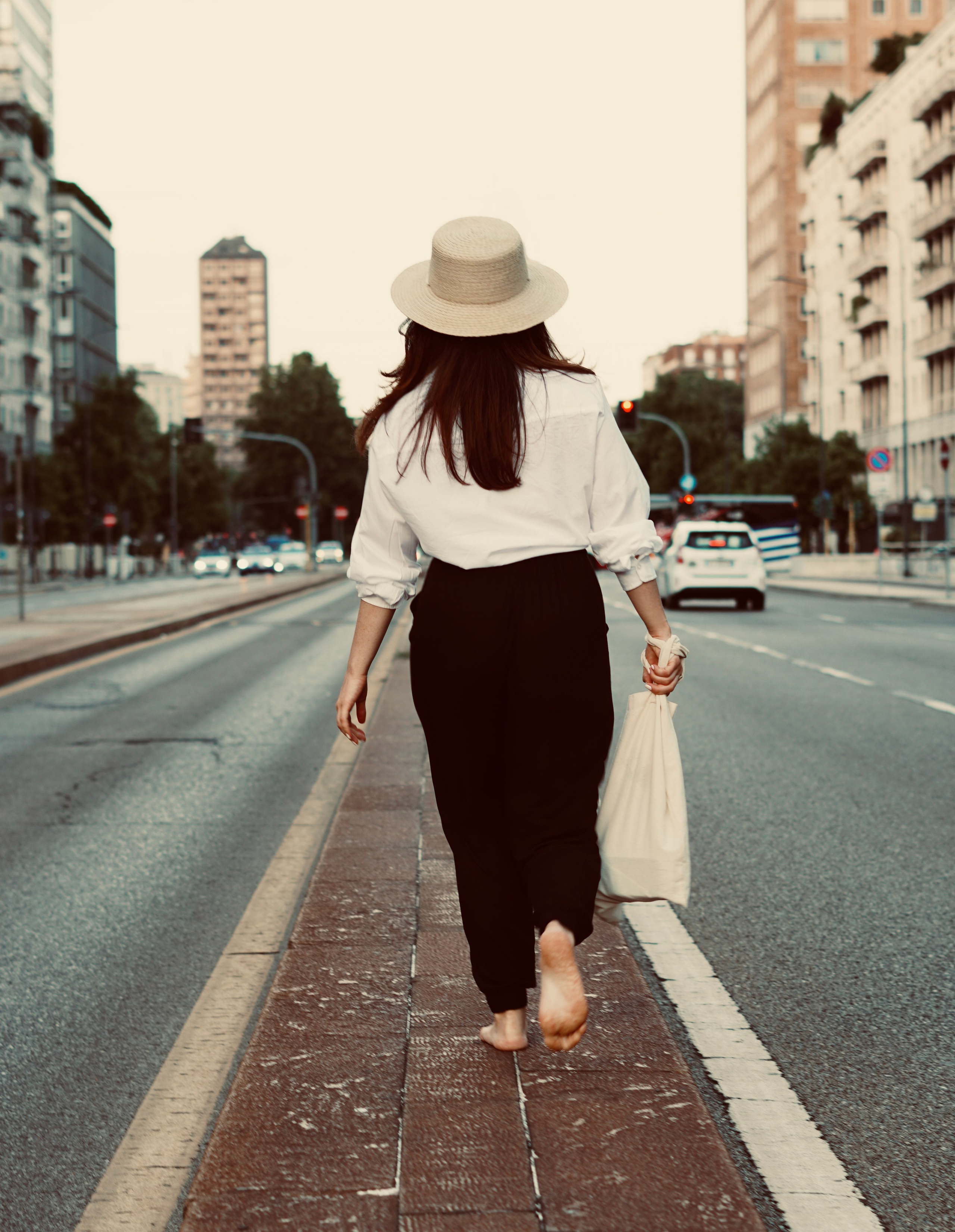 Milano all’alba. Albina Sokhova | Fotografa in Italia: Ritratti, Famiglie, Matrimoni e Branding