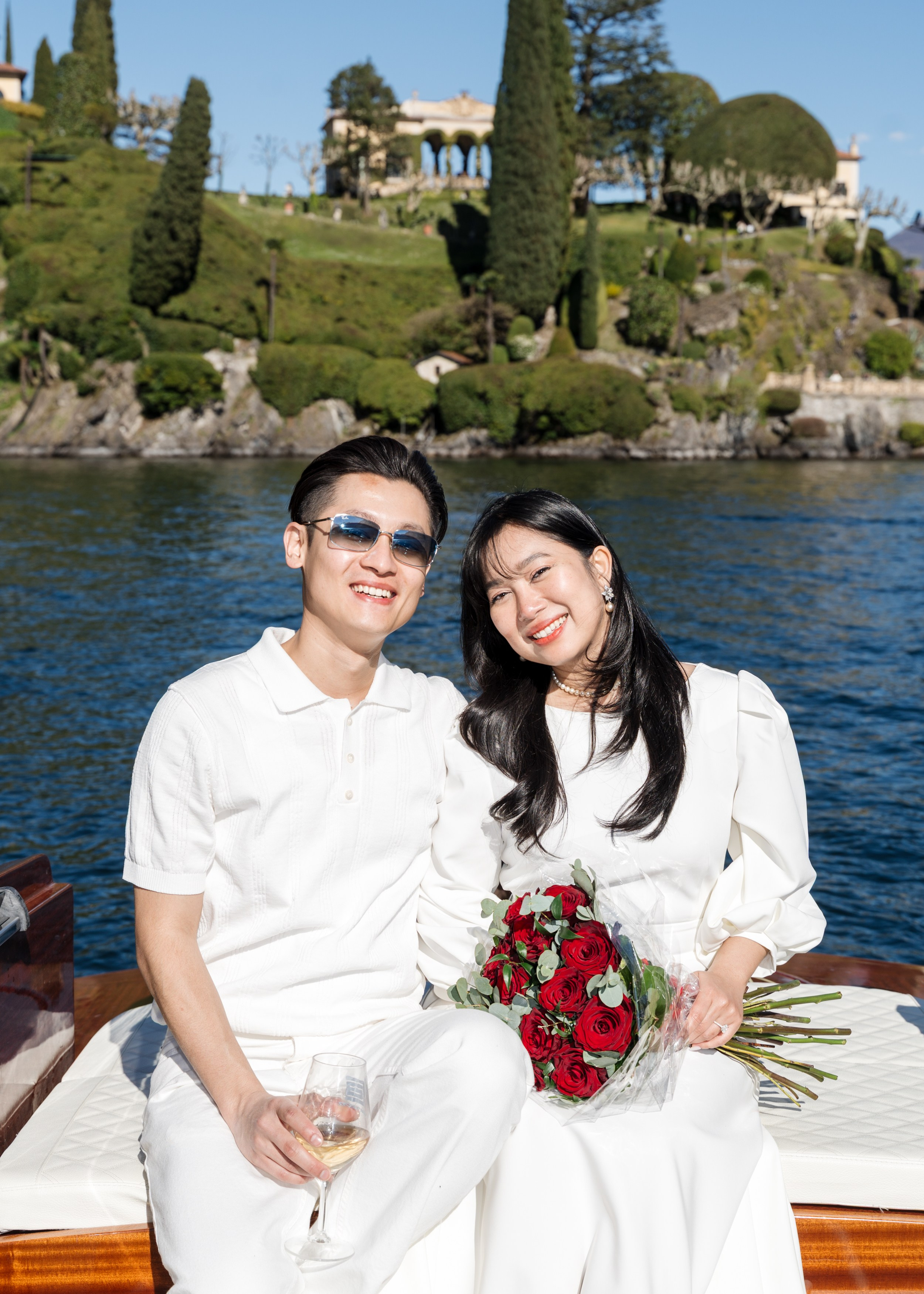 Secret Proposal on a Boat in Lake Como. Proposal Photographer in Lake Como