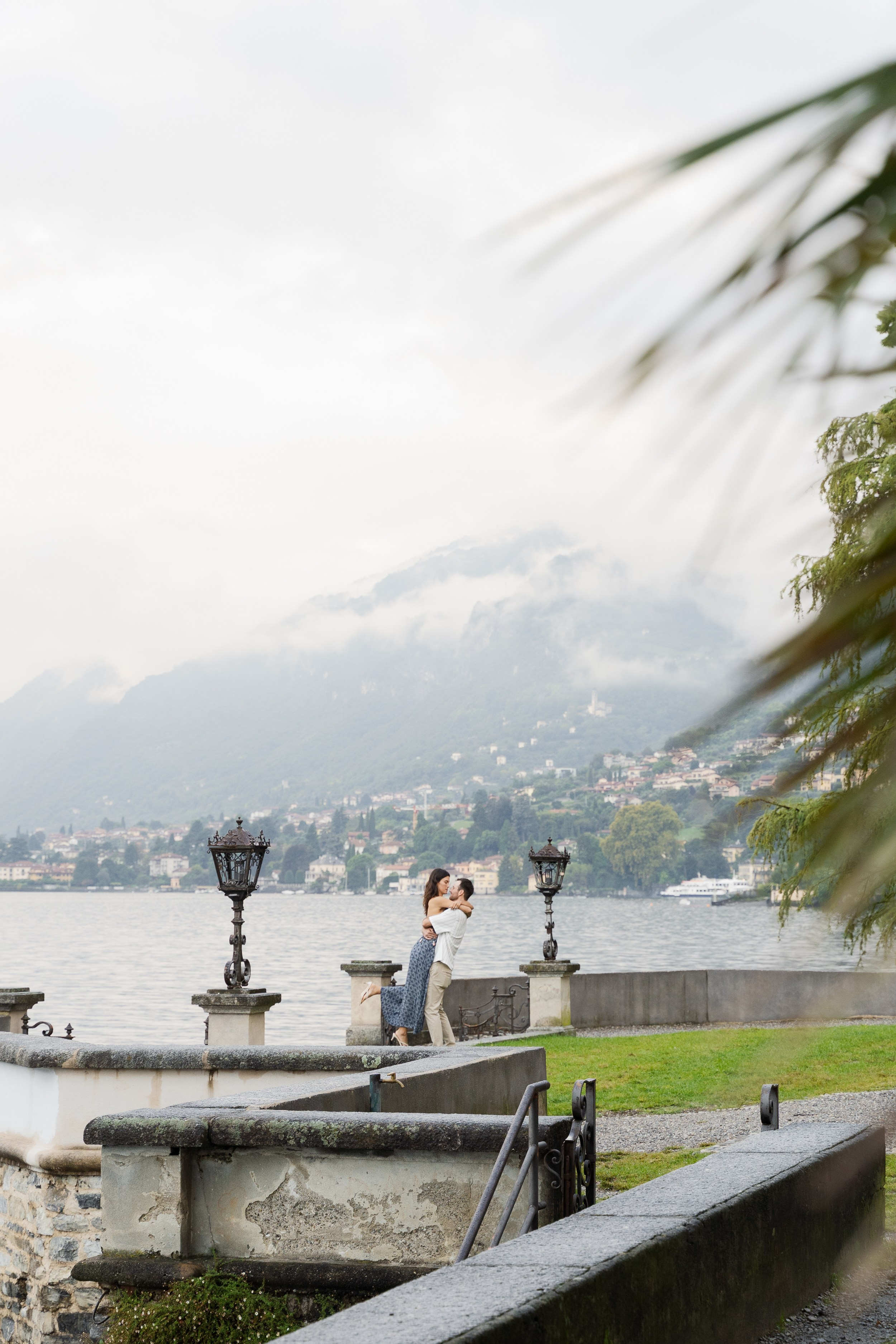 Sunrise Secret Proposal Lake Como. Proposal Photographer in Lake Como