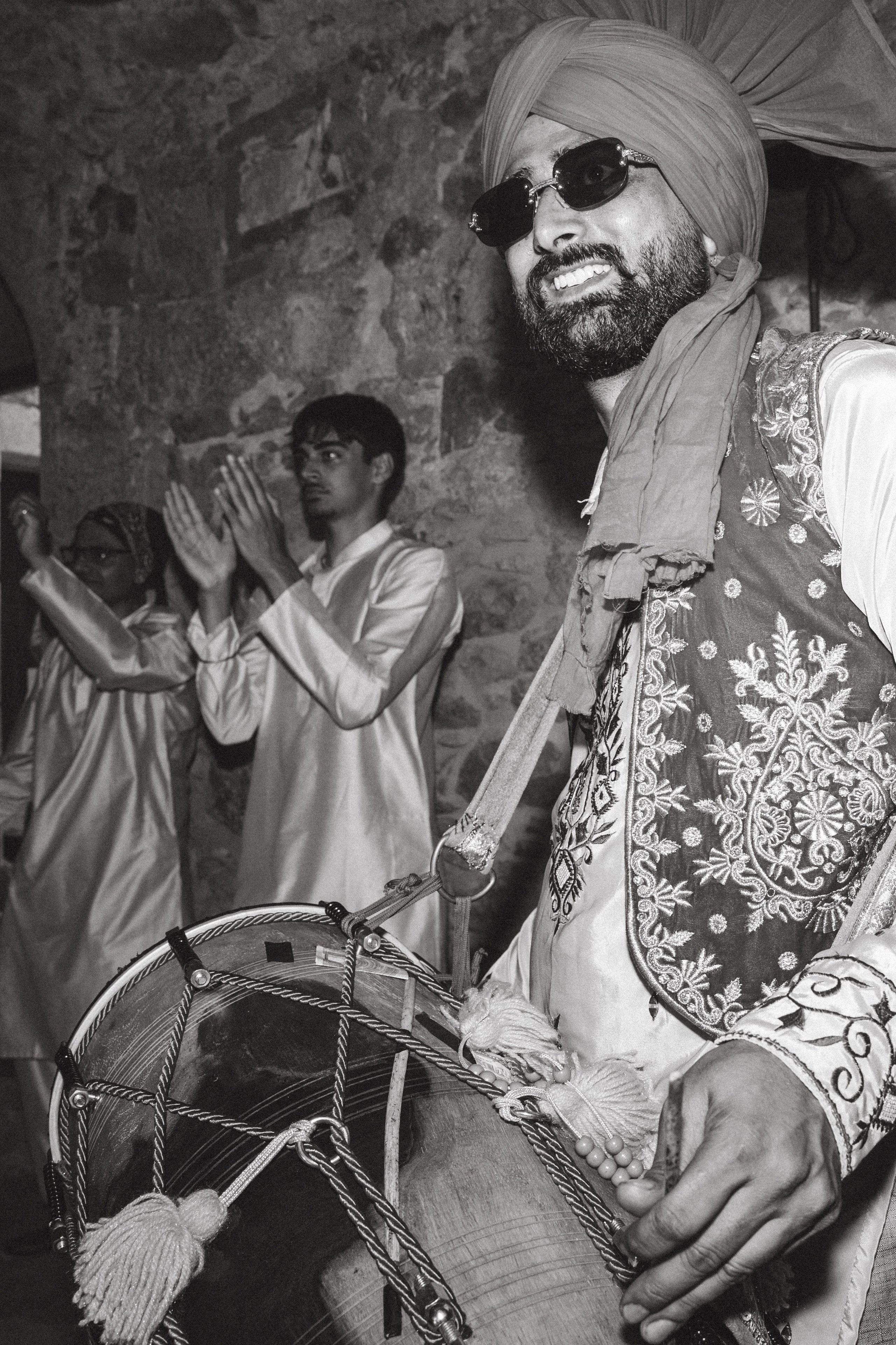 Patrik & Naomi. Monestir Sant Salvi. Paola wedding photographer / videographer in Barcelona