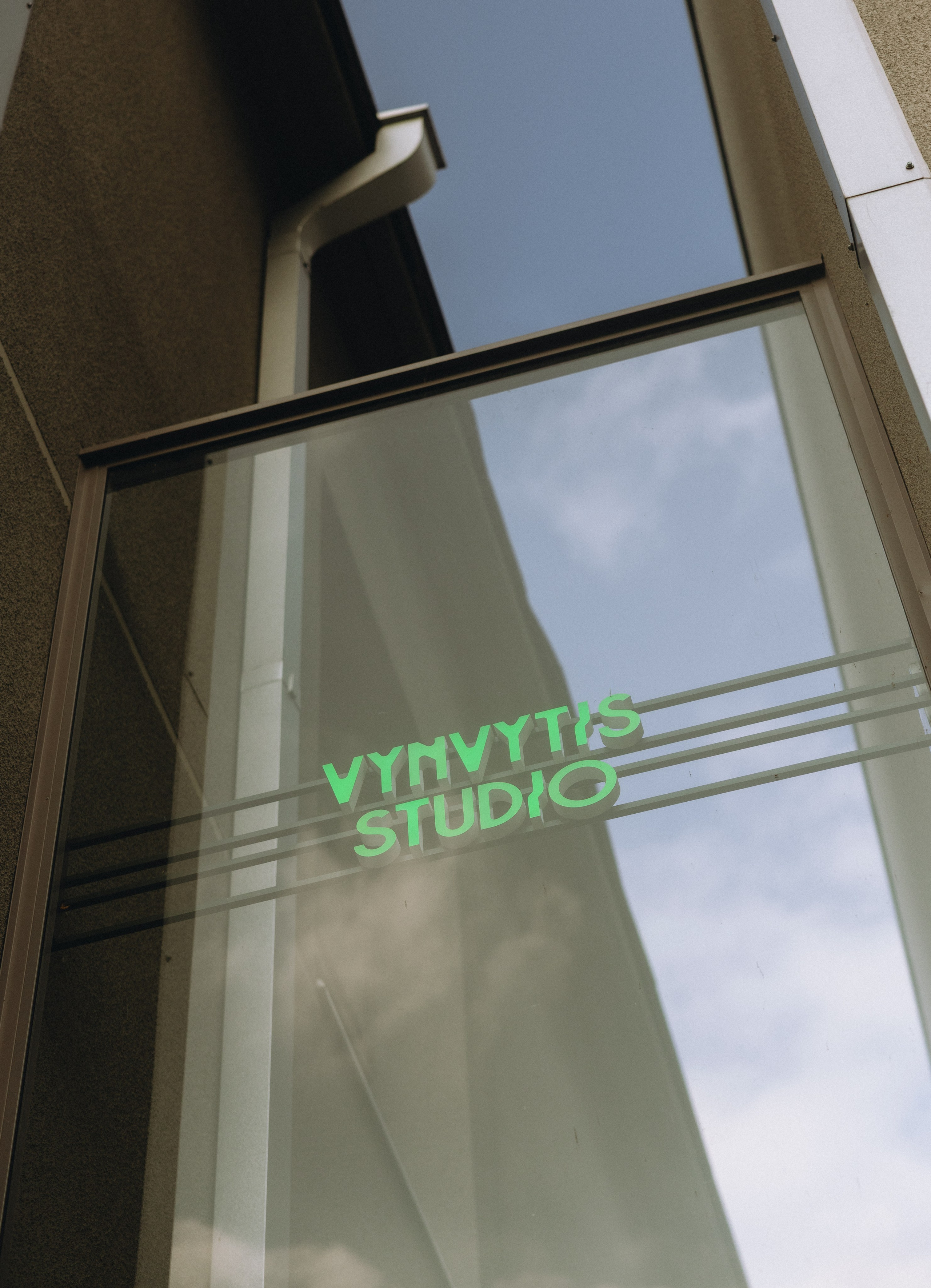 Paulina ir Deivydas | vestuvės Vynvytyje | Kaunas 2025. Vestuvių ir šeimų fotografė Lena Bondarenko / belove photo