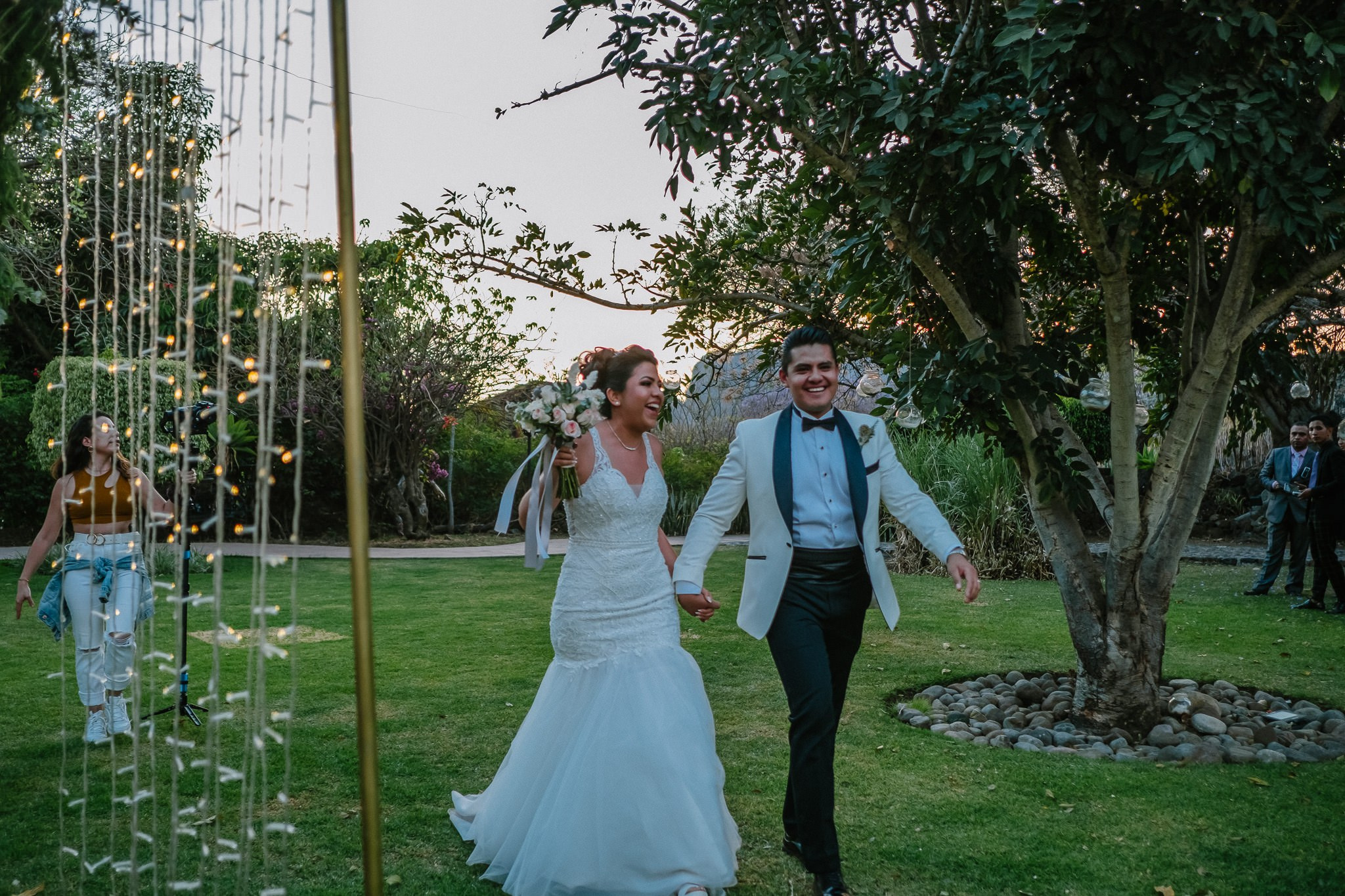 Yenisel & Raul / Tepoztlan. Wedding and family photographer in Mexico City