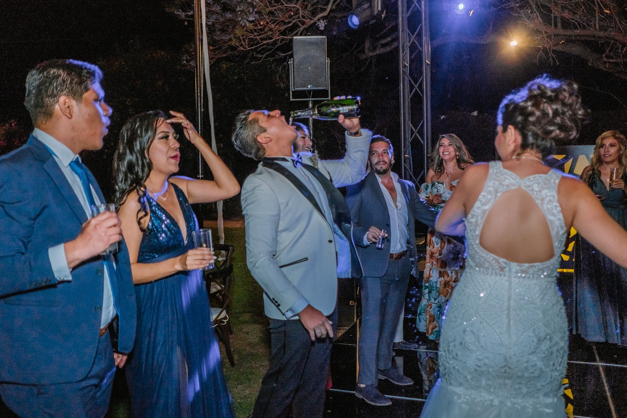 Yenisel & Raul / Tepoztlan. Wedding and family photographer in Mexico City