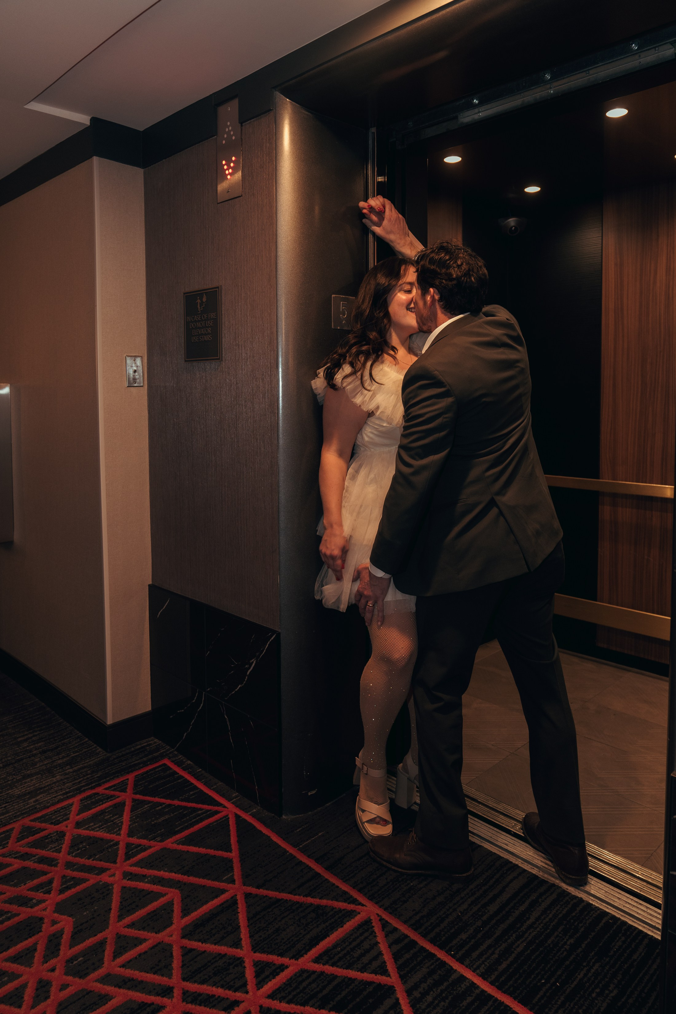 Grace&Jesse. Wedding & elopement photographer Viktoriya Kravtsov. Las Vegas