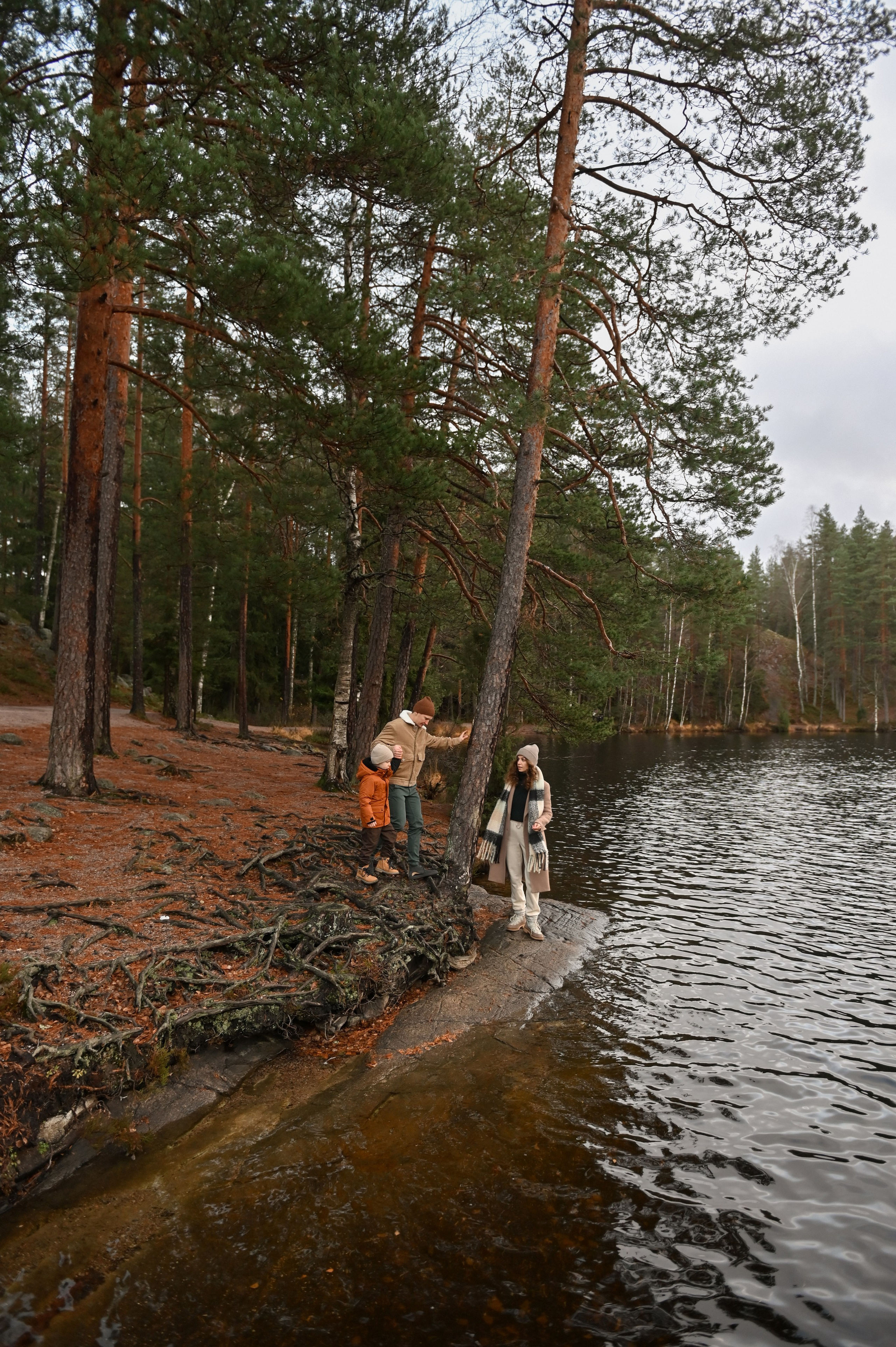 Пикник у озера. Детский и семейный фотограф в финляндии дина пулкка. контент фотограф