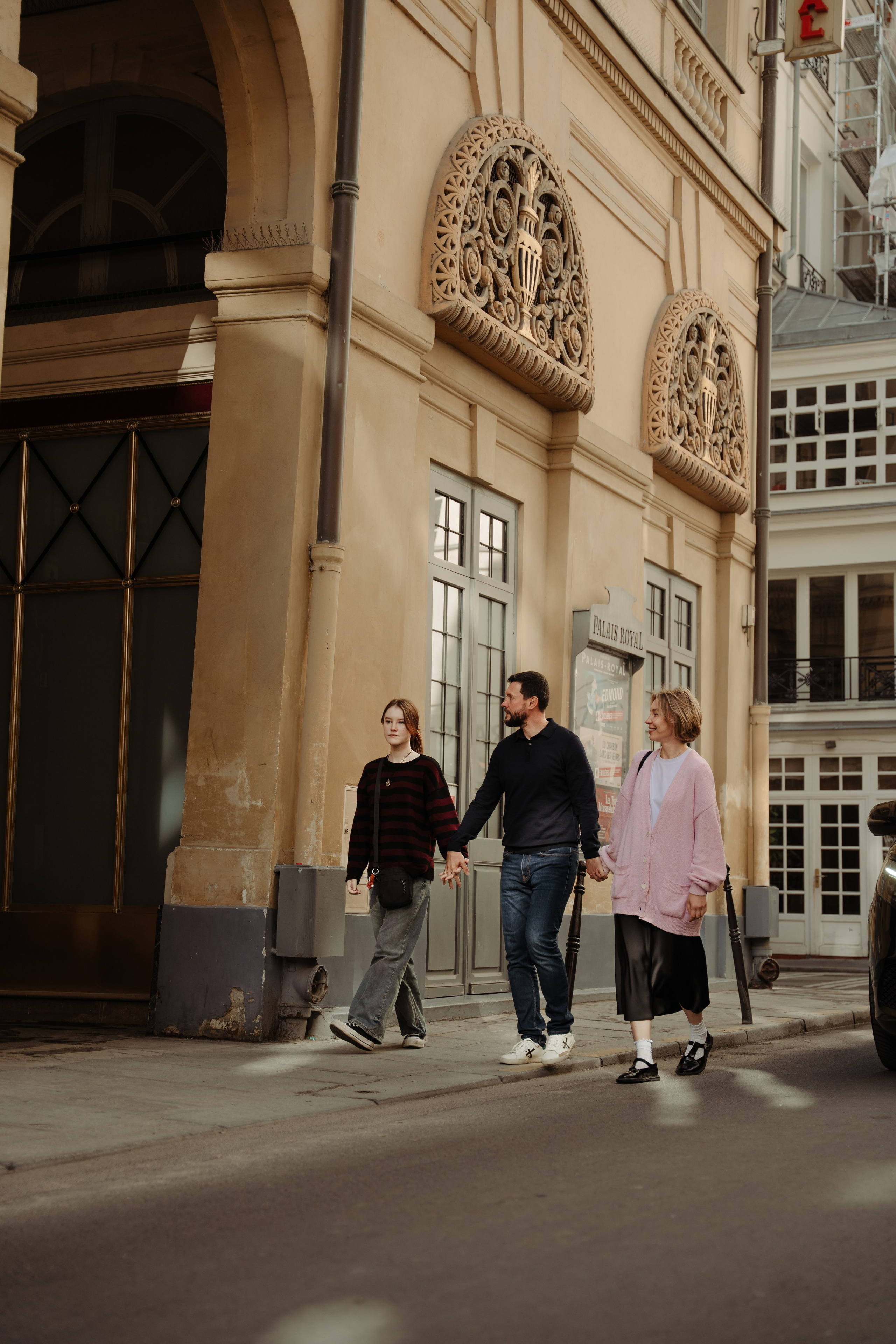 Family of 3 — the morning stroll. Фотограф в Париже Полина Осипова