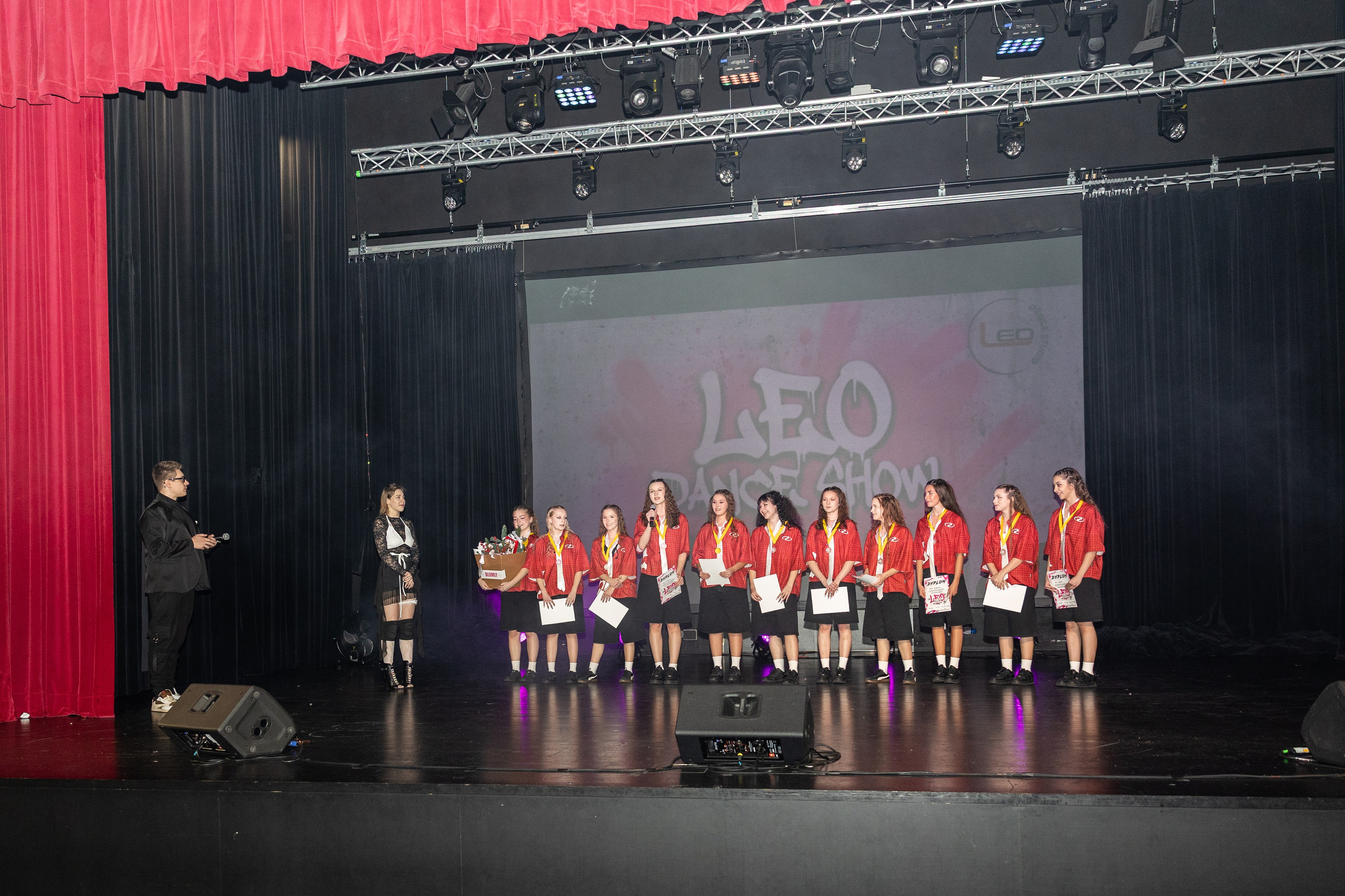 LEO DANCE SHOW WINTER 2025. Семейный и детский фотограф в Варшаве Мила Бобровская