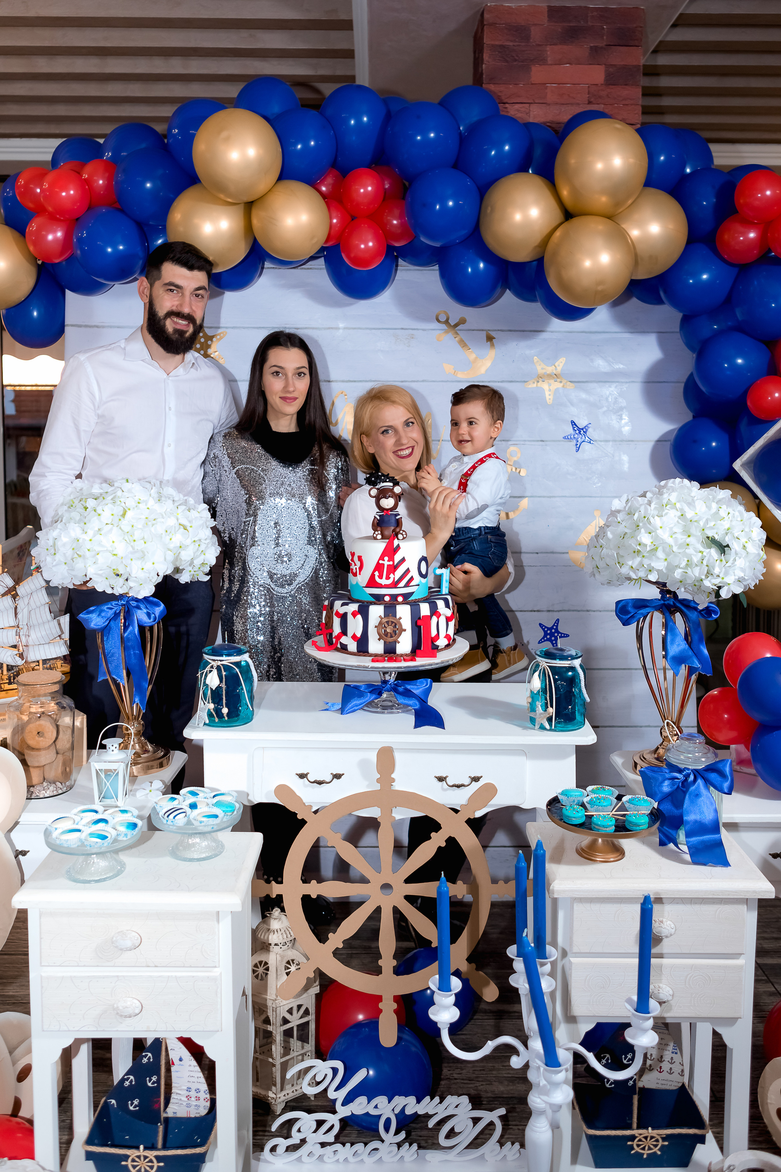 Чеастита ПърВА СВЕЩИЧКА!. Фотограф Ирина Йотова