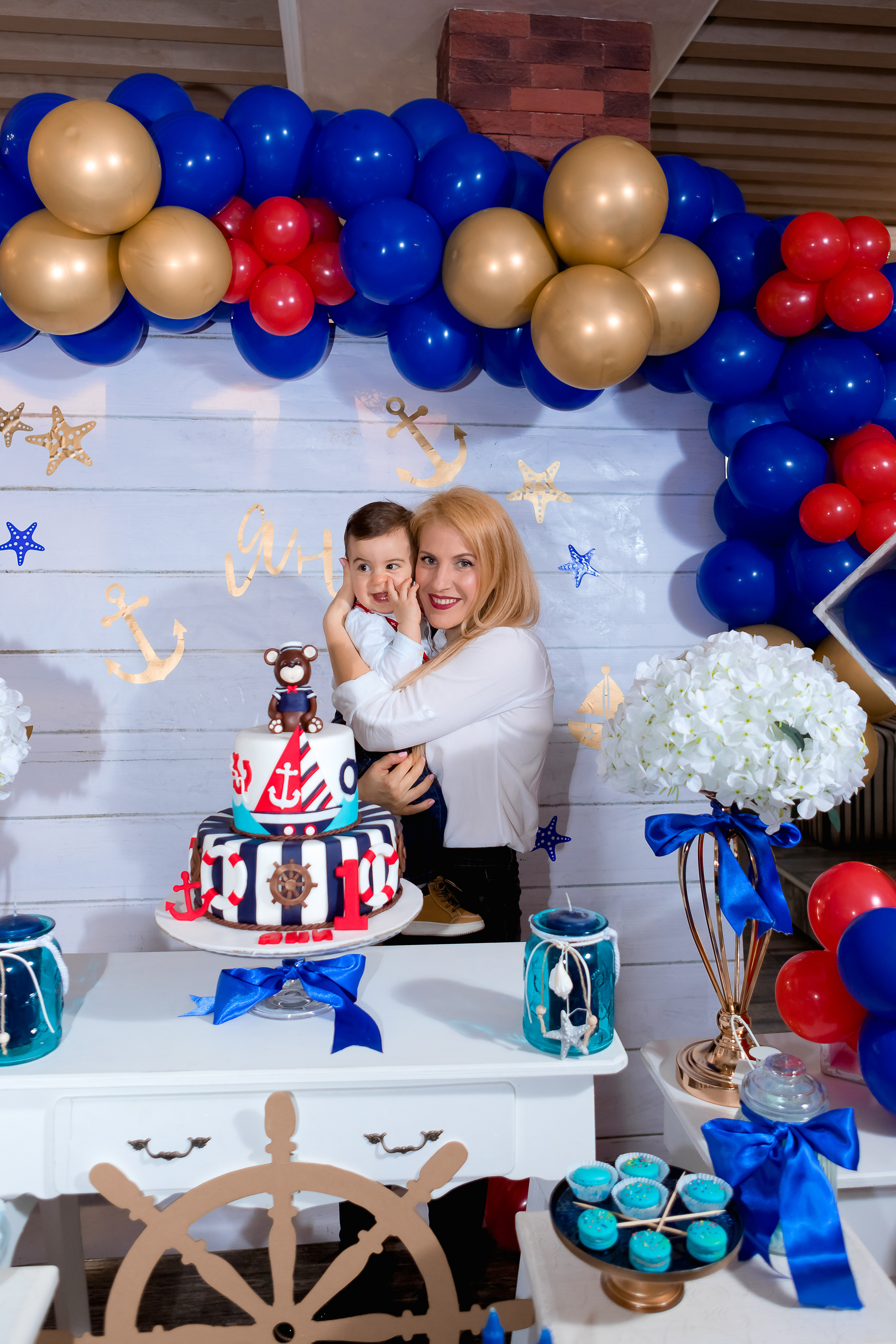 Чеастита ПърВА СВЕЩИЧКА!. Фотограф Ирина Йотова