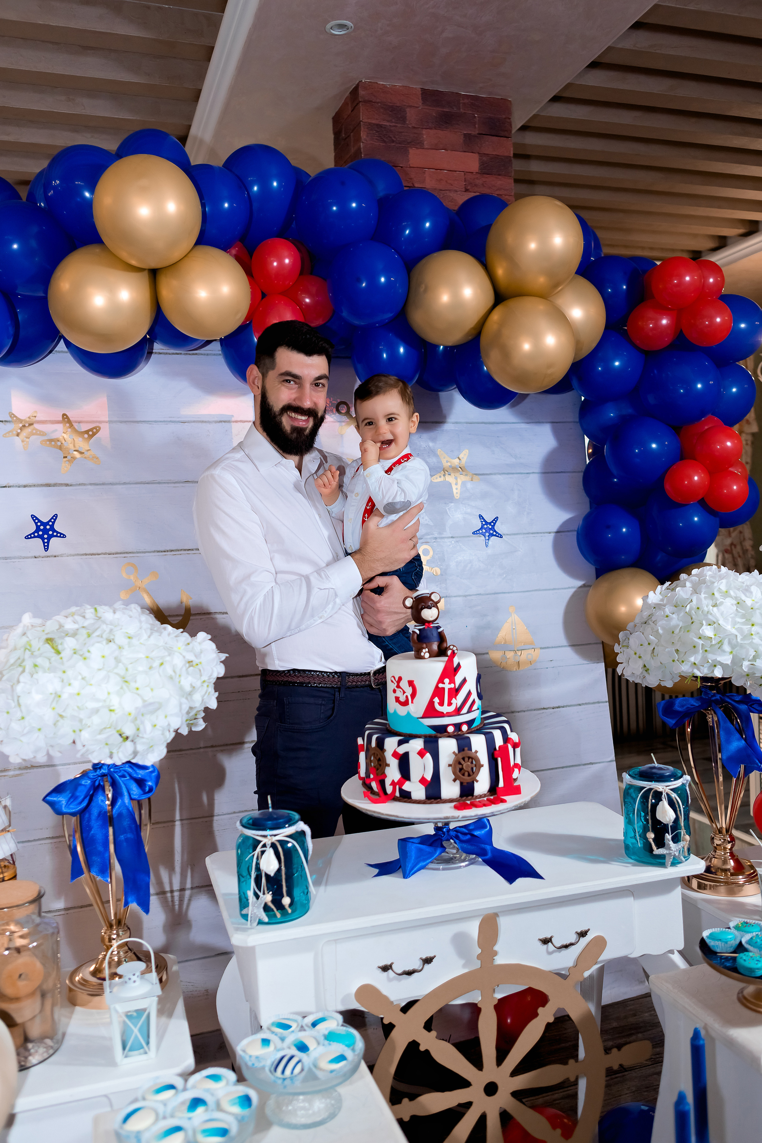 Чеастита ПърВА СВЕЩИЧКА!. Фотограф Ирина Йотова